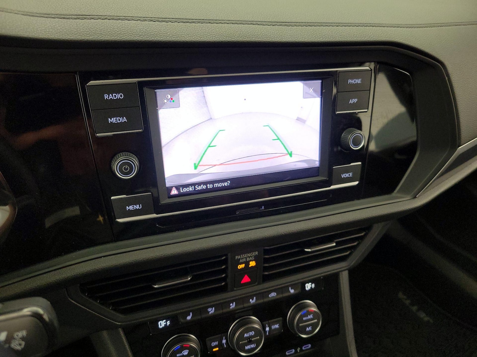 2022 Volkswagen Jetta SE - Photo 15