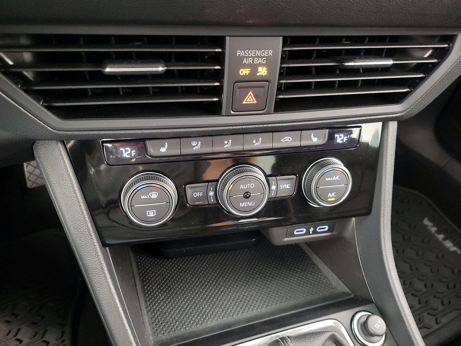 2022 Volkswagen Jetta SE - Photo 17