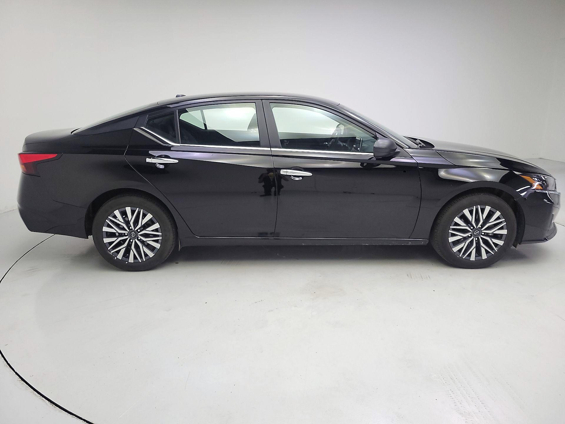 Thumbnail: 2025 Nissan Altima - 4
