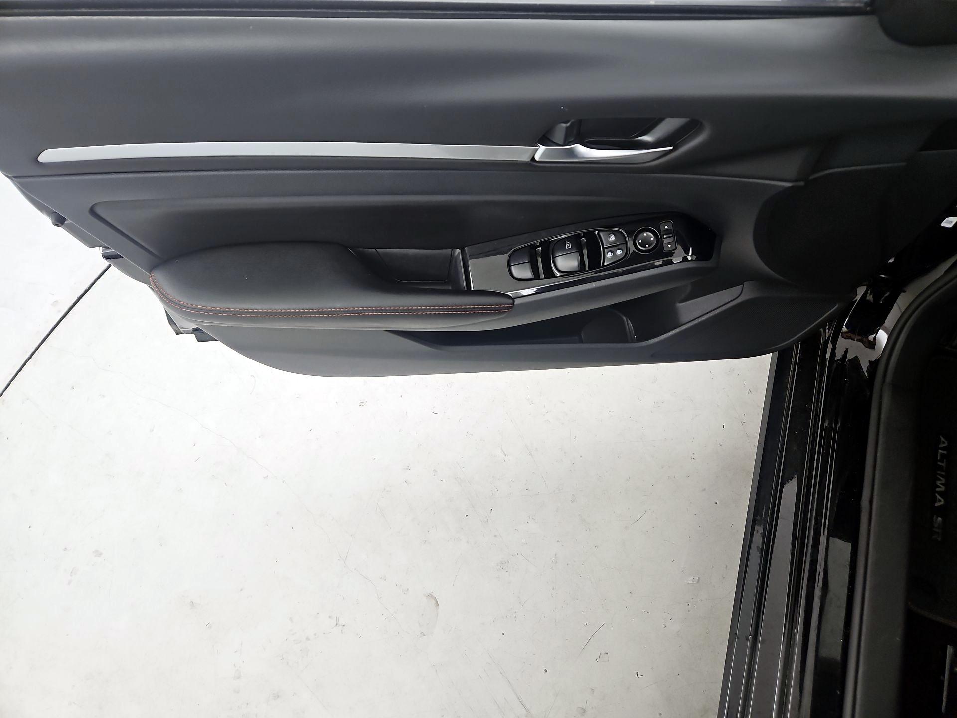 Thumbnail: 2025 Nissan Altima - 12