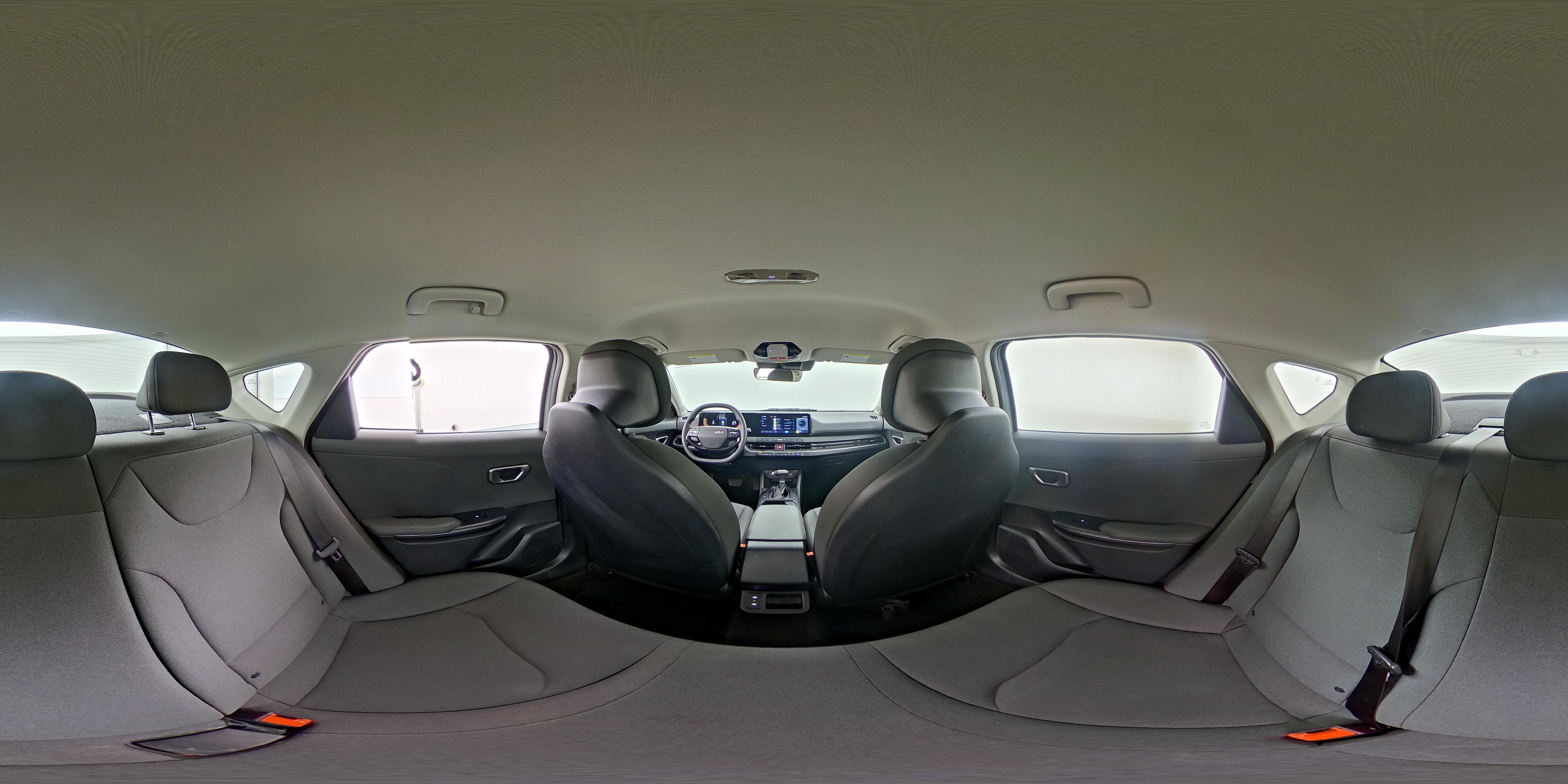 2025 Kia K4 LXS - Photo 25