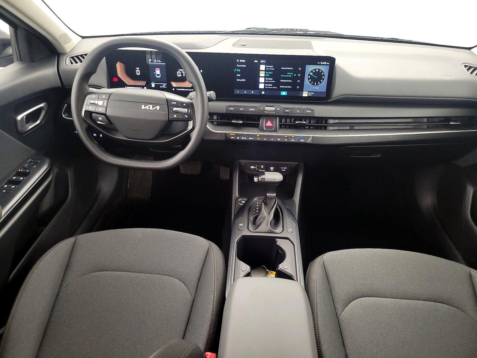 2025 Kia K4 LXS - Photo 10