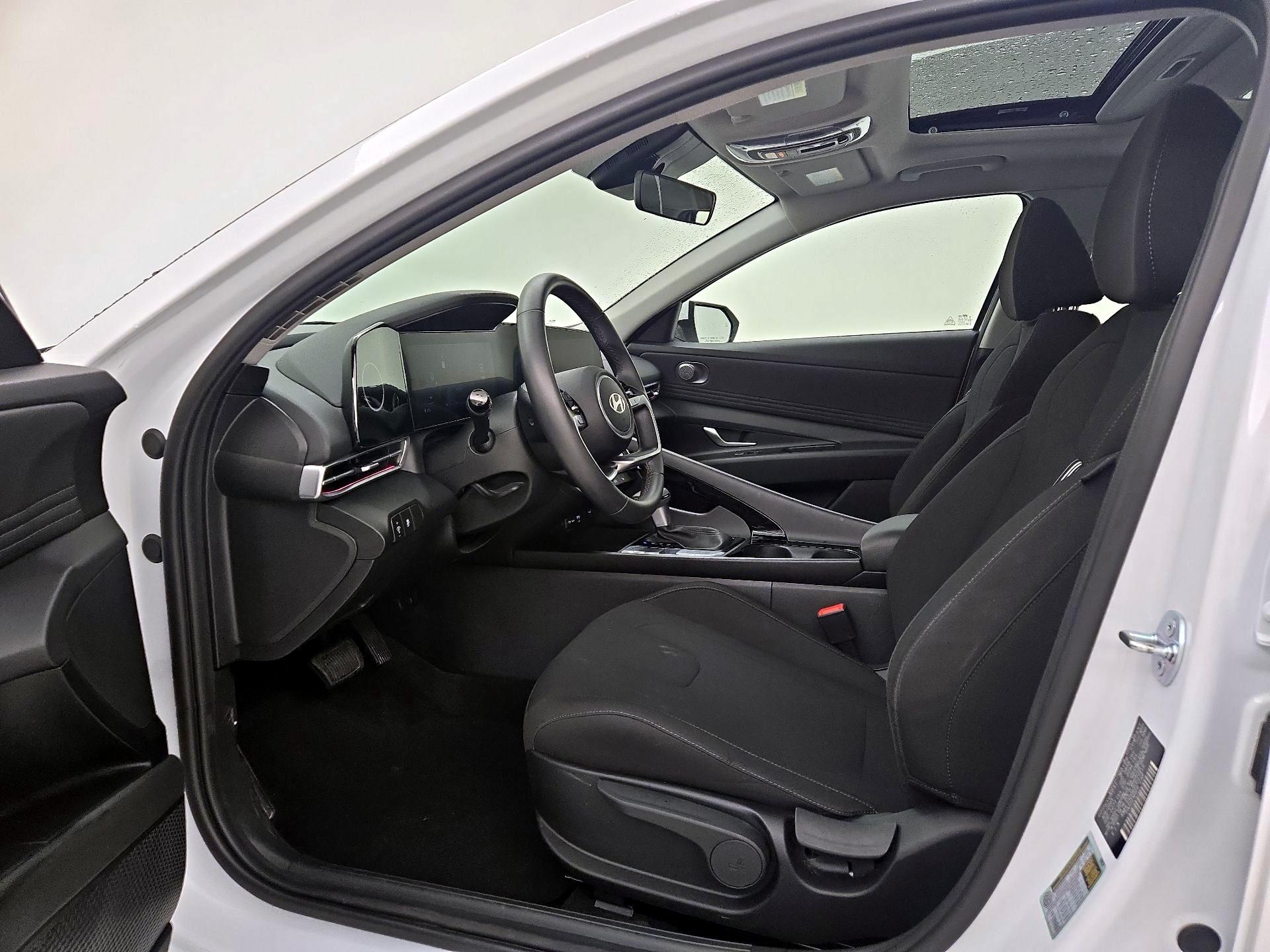 Thumbnail: 2025 Hyundai Elantra - 11