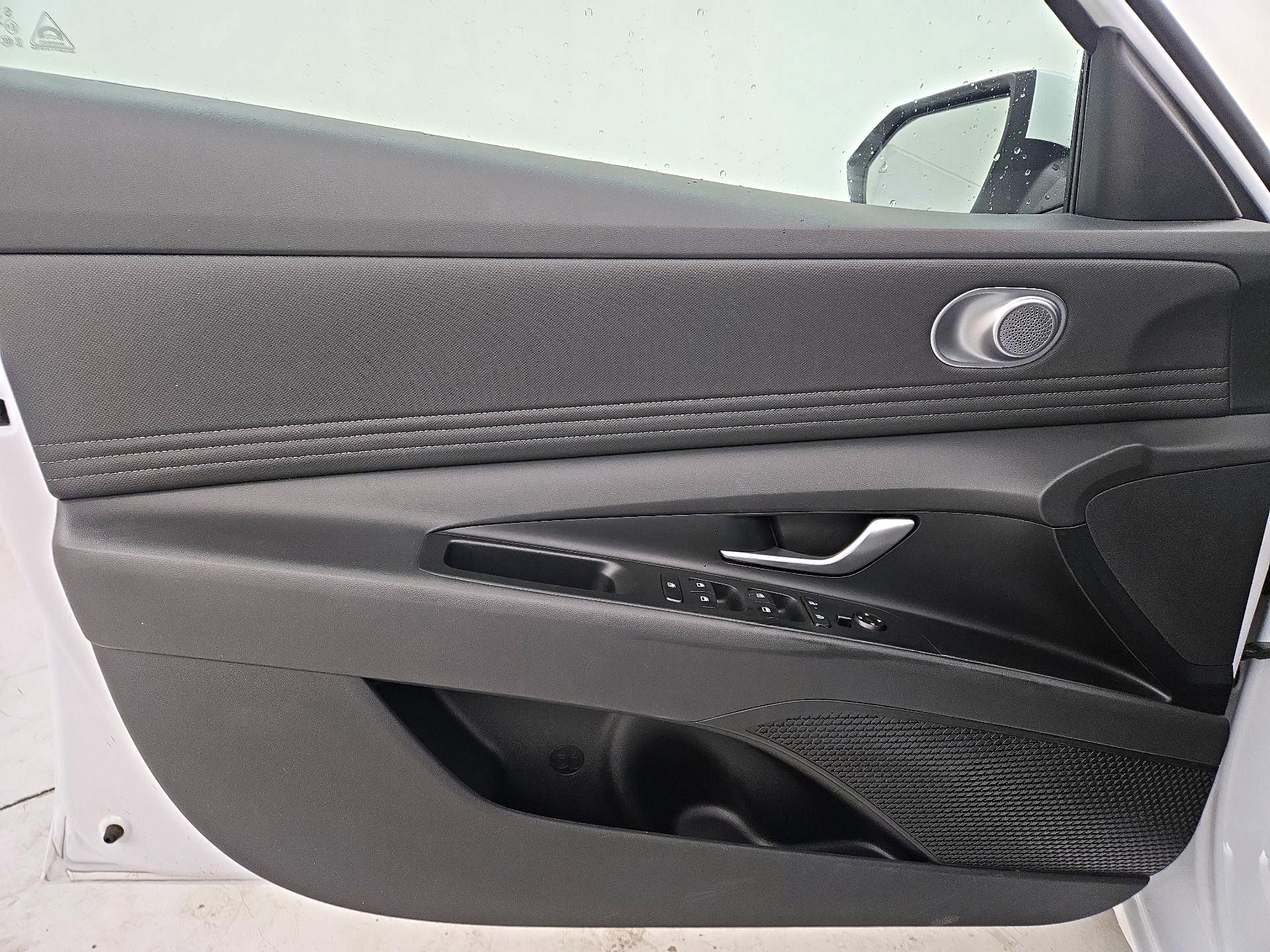 Thumbnail: 2025 Hyundai Elantra - 12