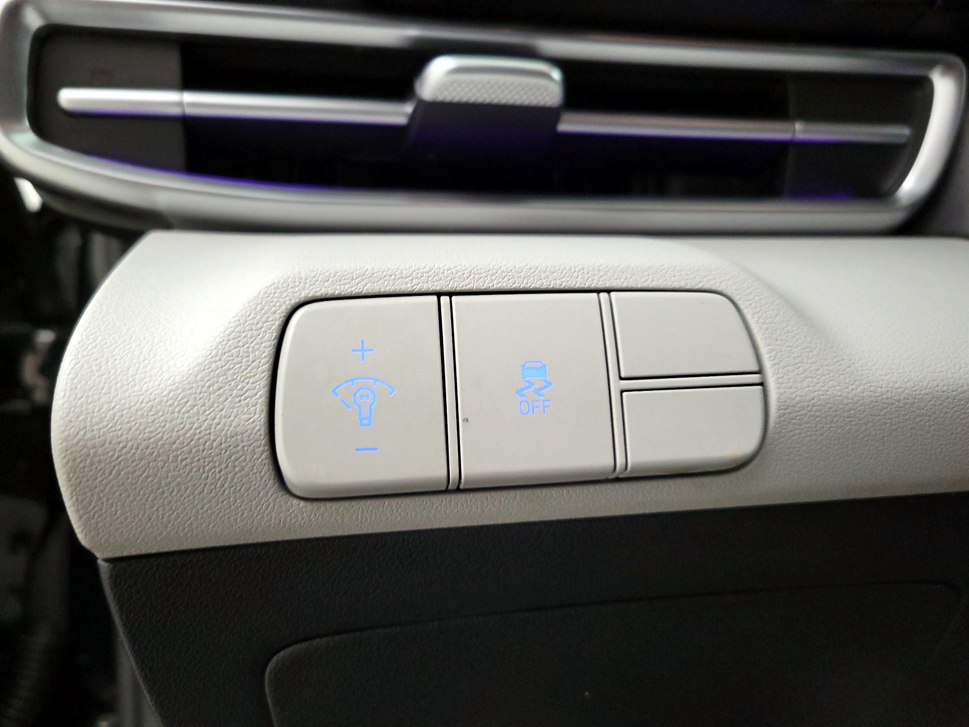 Thumbnail: 2025 Hyundai Elantra - 13