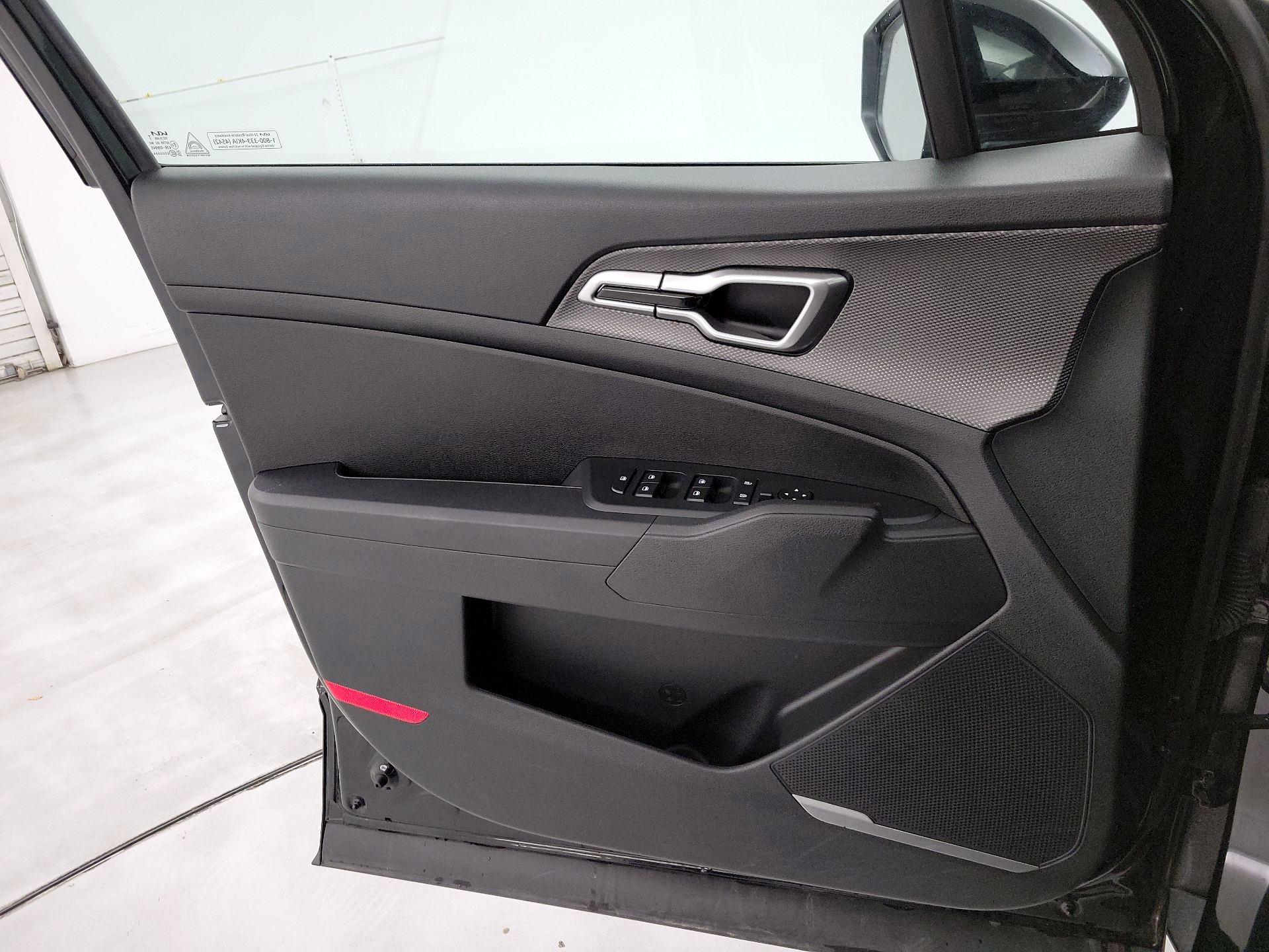 Thumbnail: 2025 Kia Sportage - 12