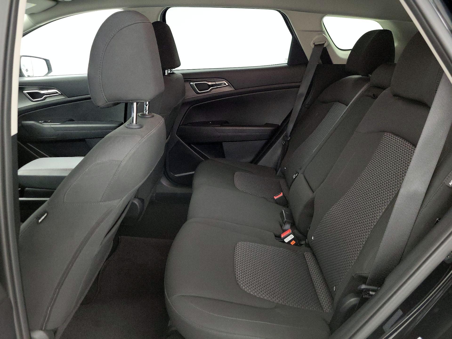 Thumbnail: 2025 Kia Sportage - 19