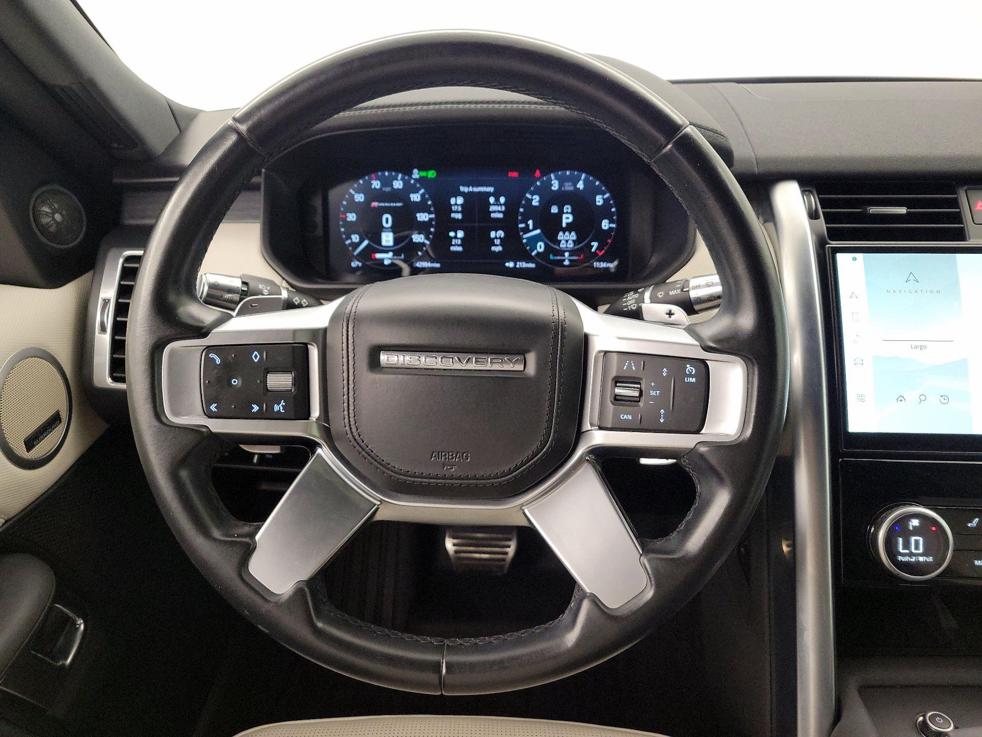 Thumbnail: 2022 Land Rover Discovery - 10