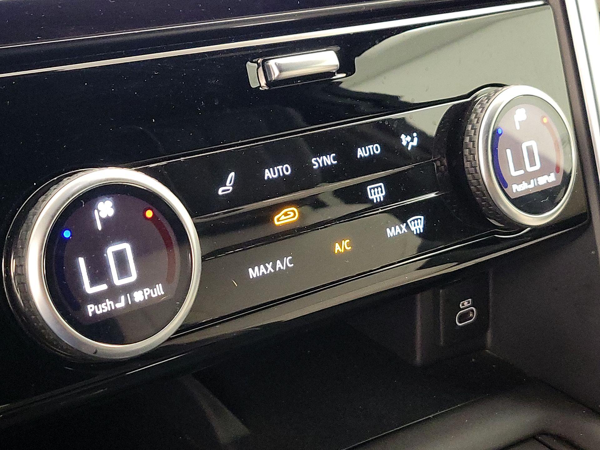 Thumbnail: 2022 Land Rover Discovery - 17