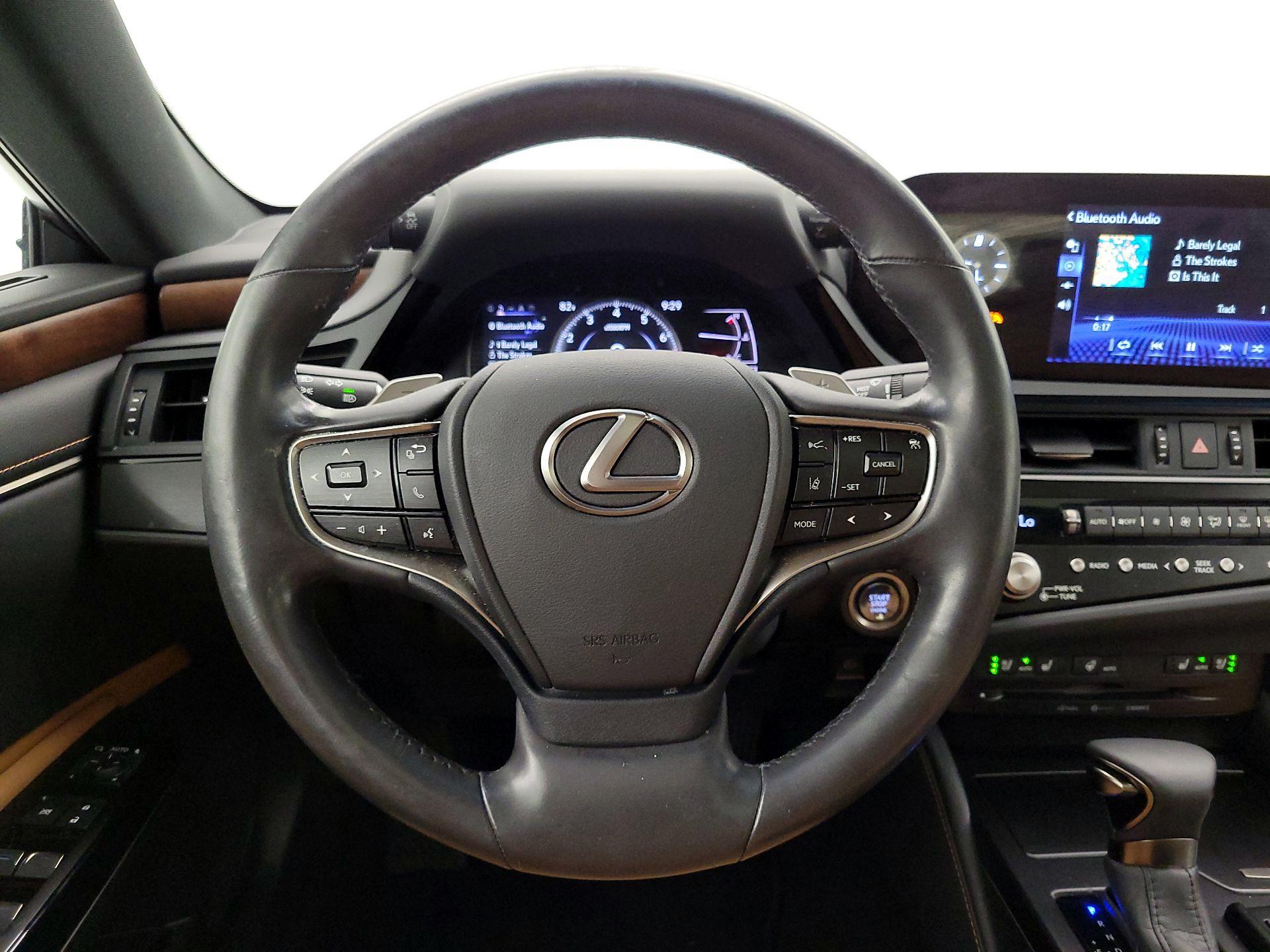 Thumbnail: 2022 Lexus ES - 10