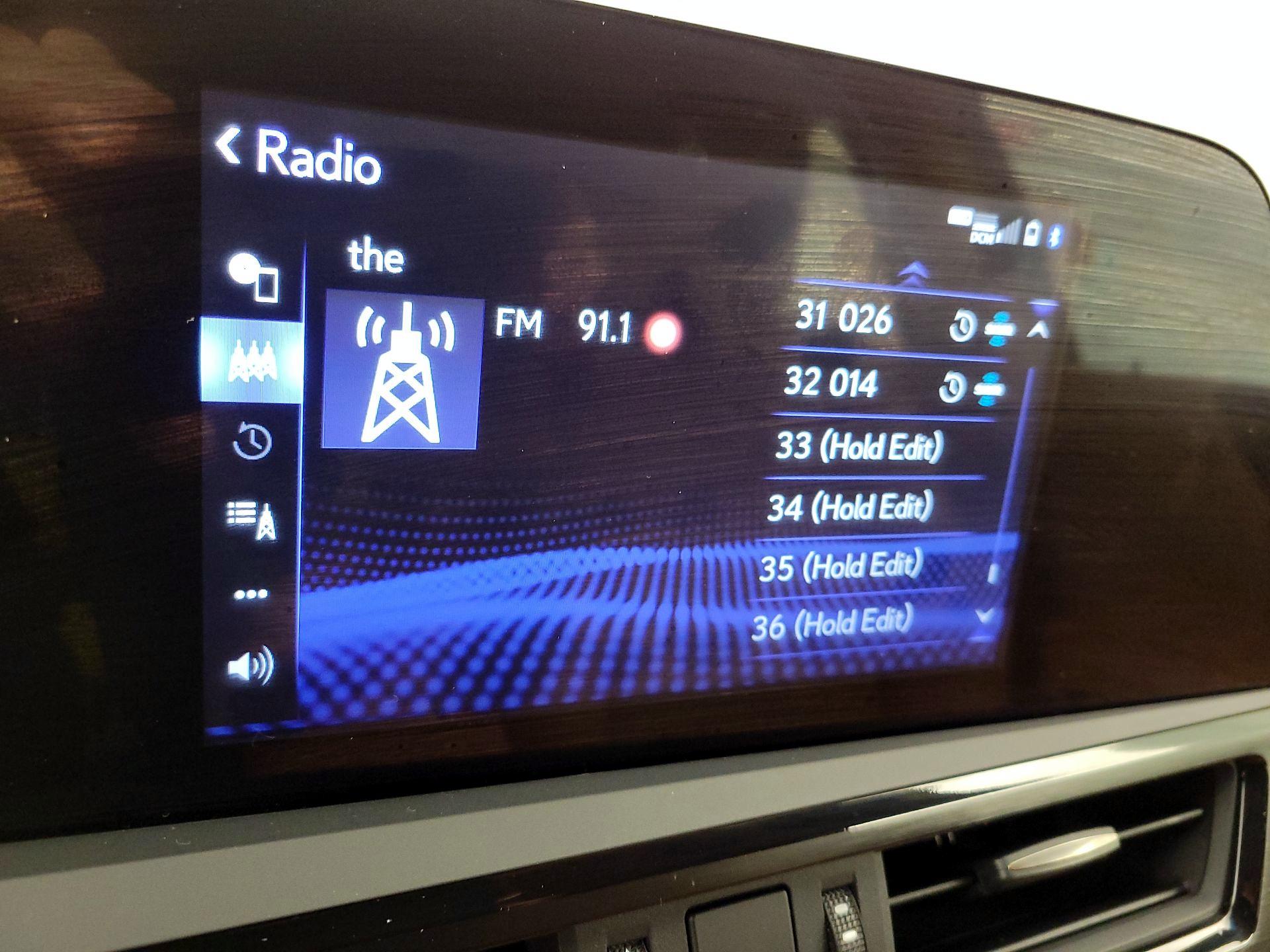 Thumbnail: 2022 Lexus ES - 14