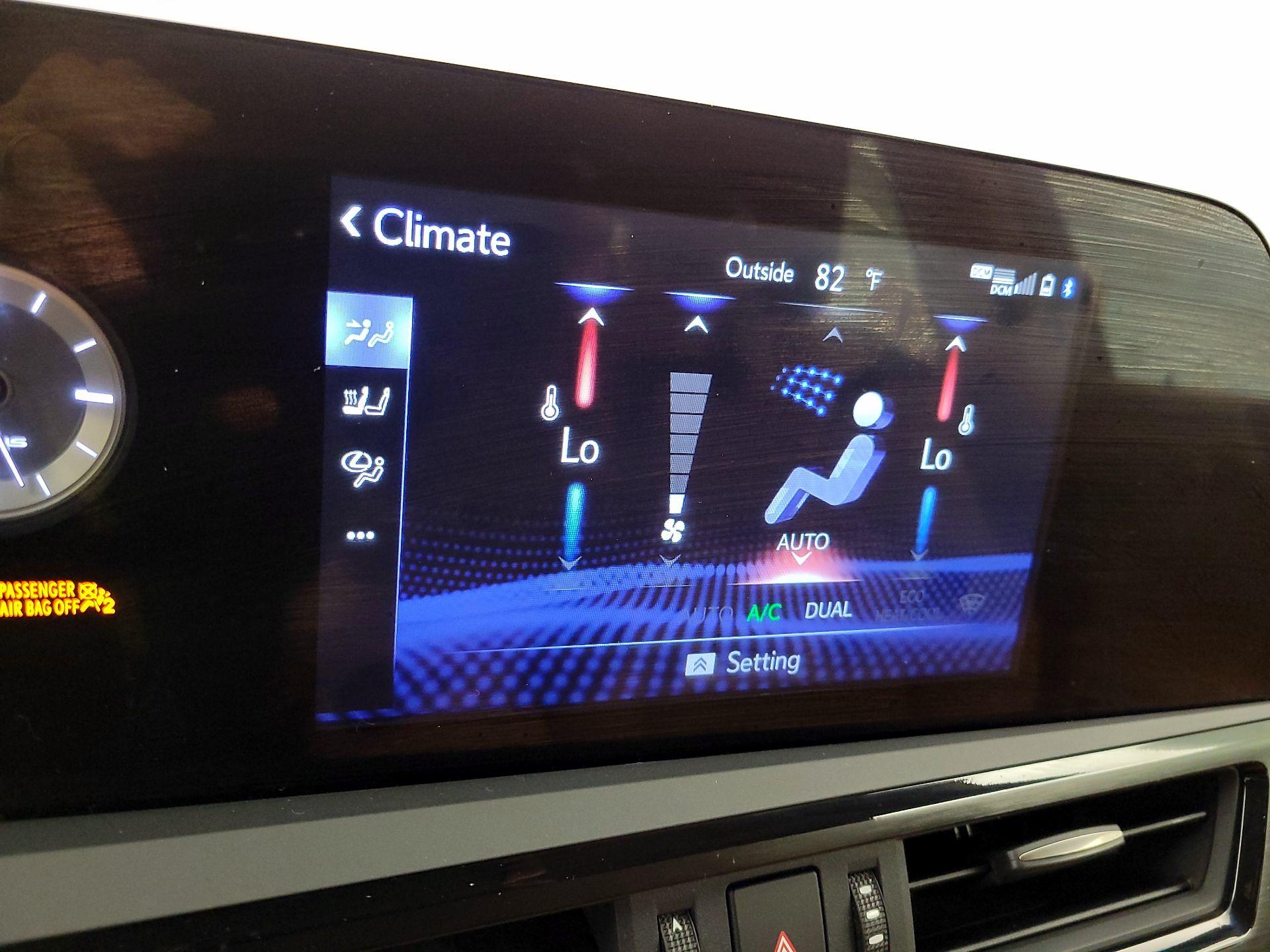 Thumbnail: 2022 Lexus ES - 15