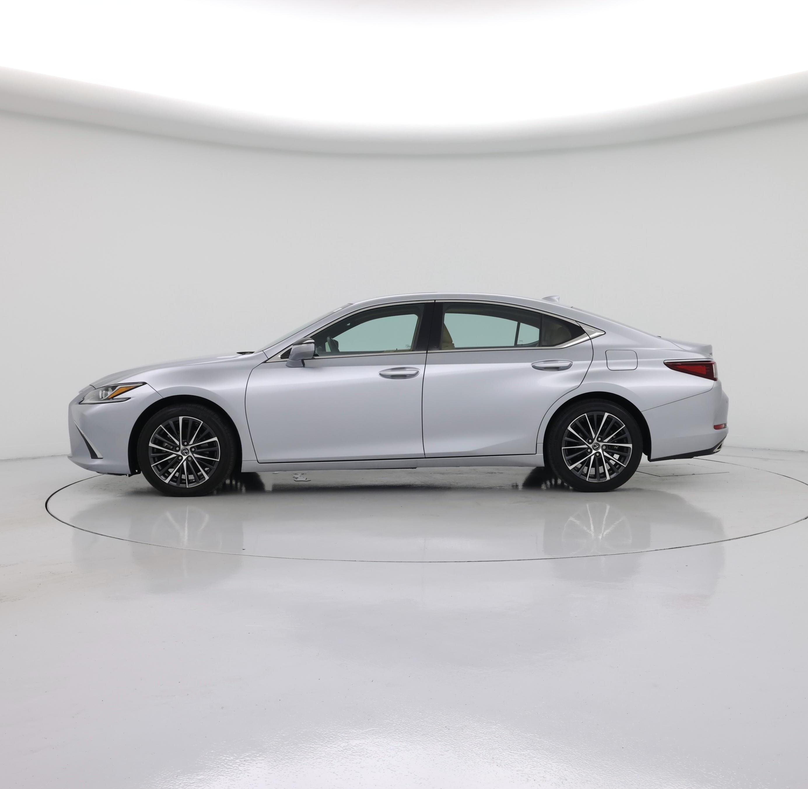 Thumbnail: 2022 Lexus ES - 3