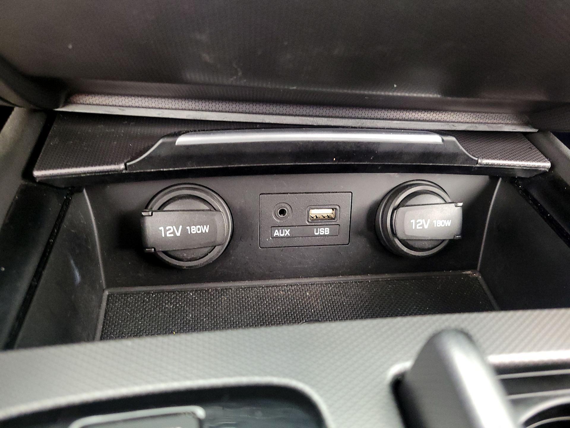 Thumbnail: 2017 Genesis G80 - 19