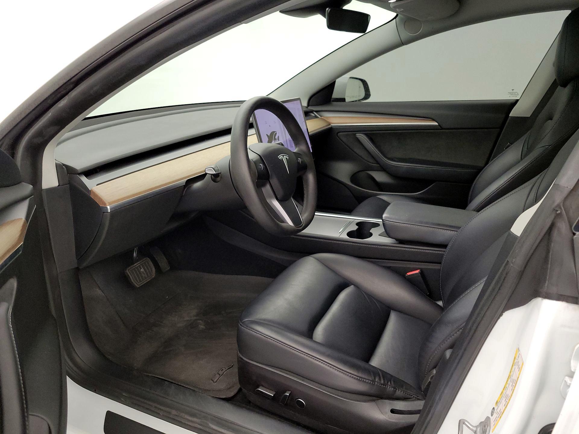 Thumbnail: 2022 Tesla Model 3 - 11