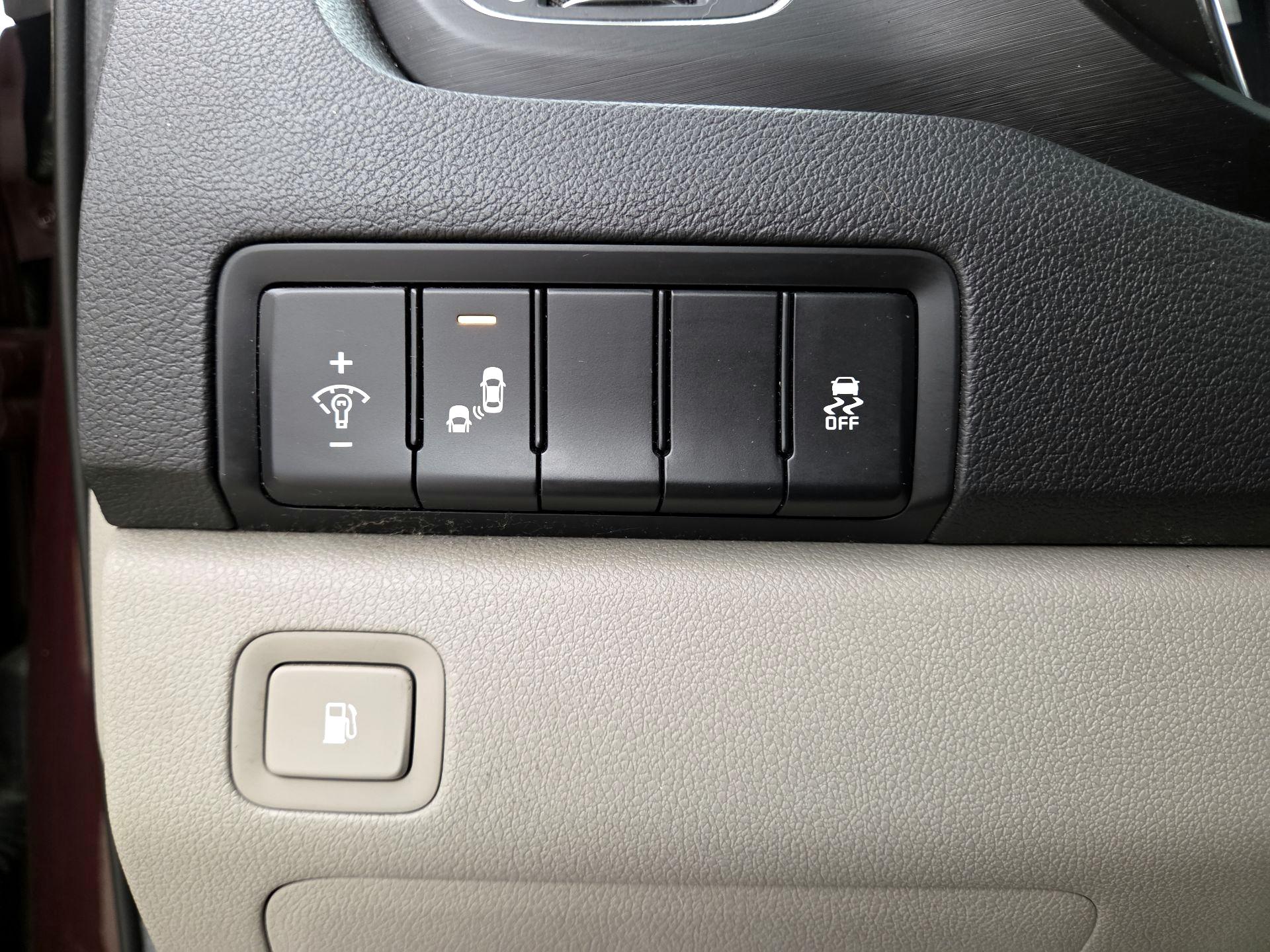 Thumbnail: 2019 Kia Sedona - 13