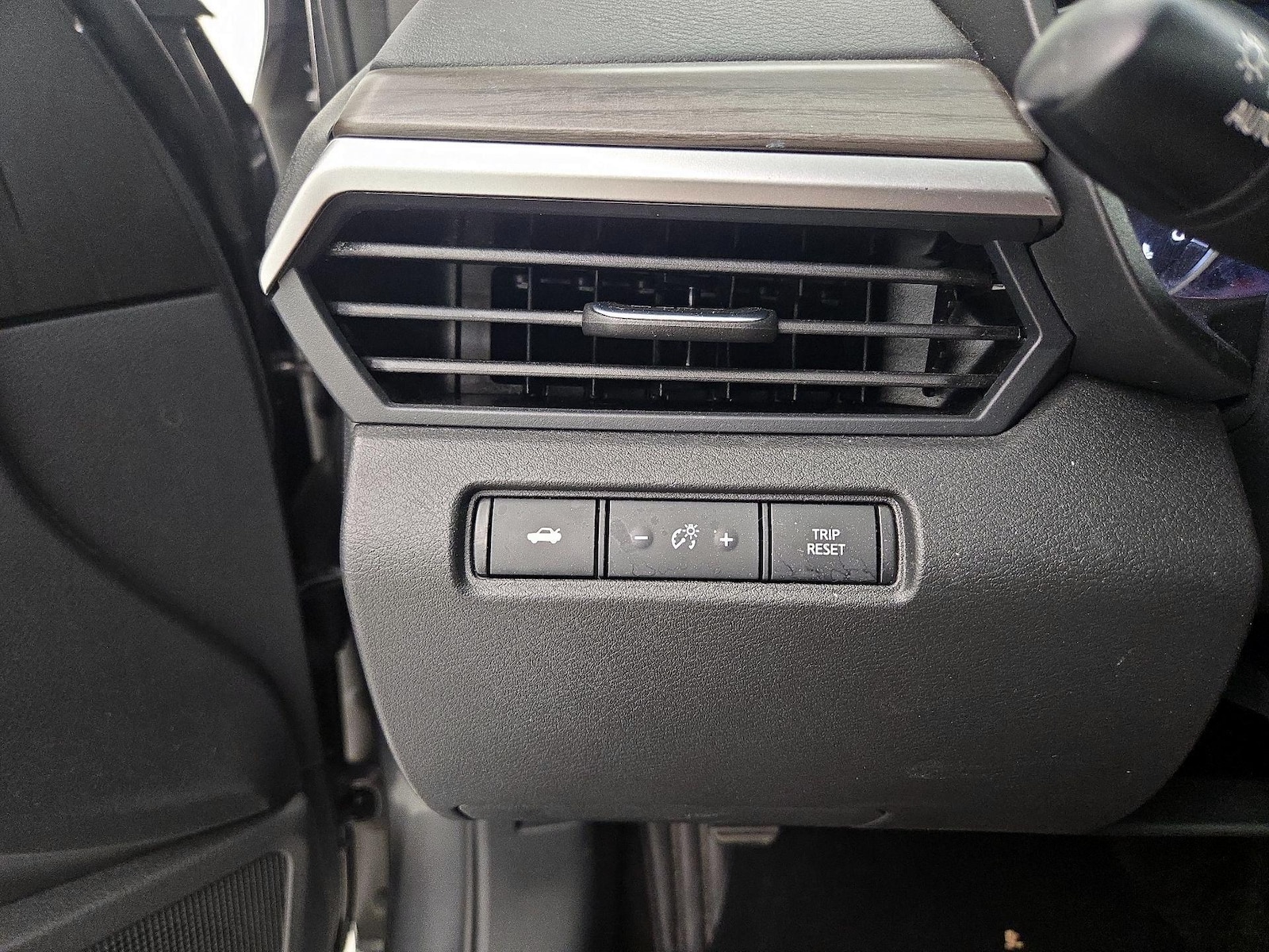2025 Nissan Altima SV - Photo 14