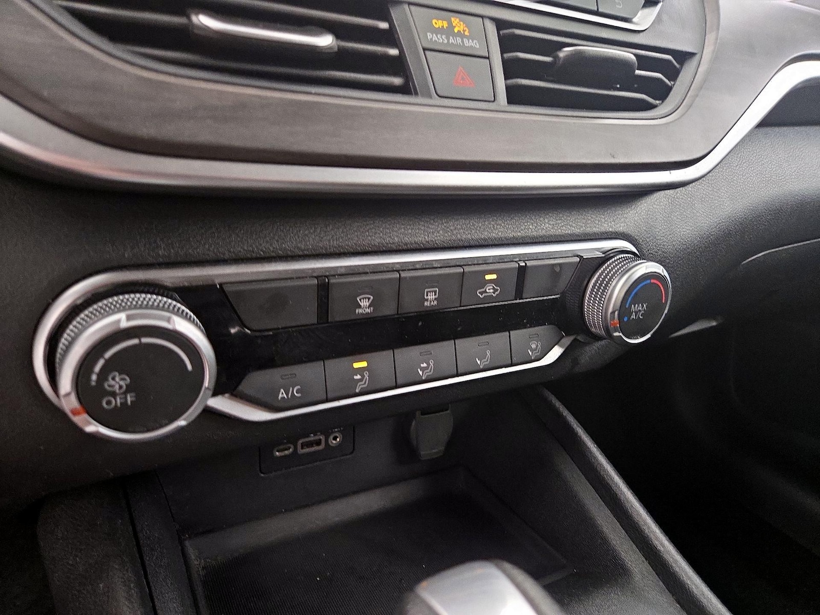 2025 Nissan Altima SV - Photo 17