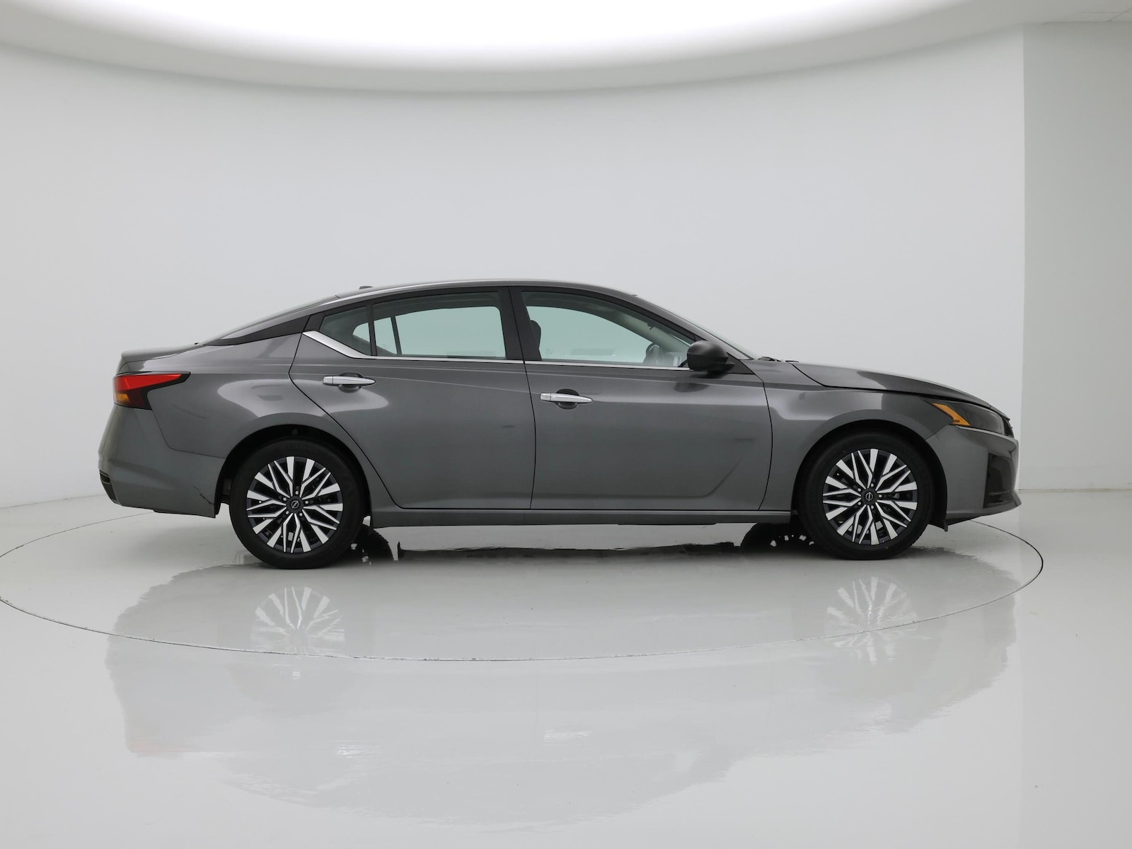 2025 Nissan Altima SV - Photo 8