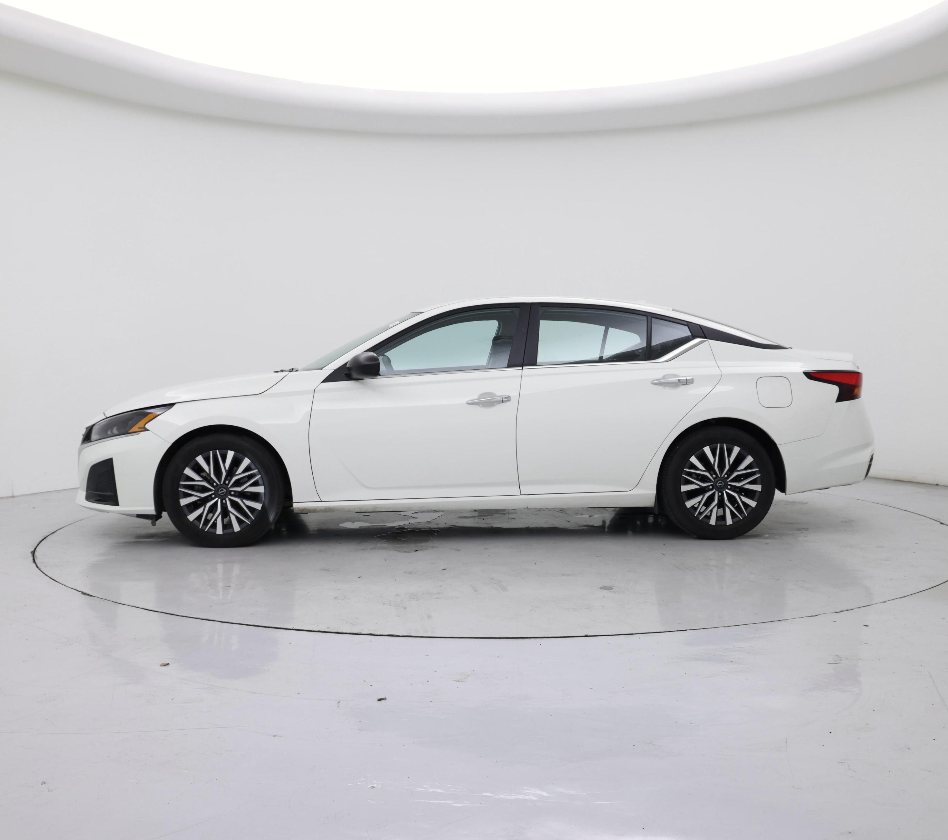 Thumbnail: 2025 Nissan Altima - 3