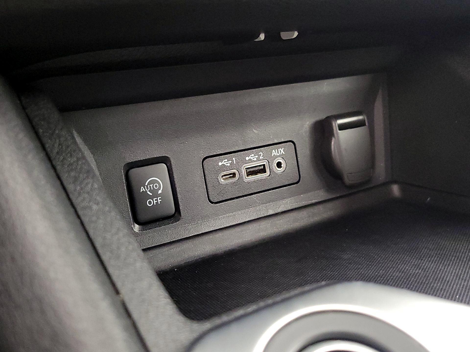 Thumbnail: 2025 Nissan Sentra - 18