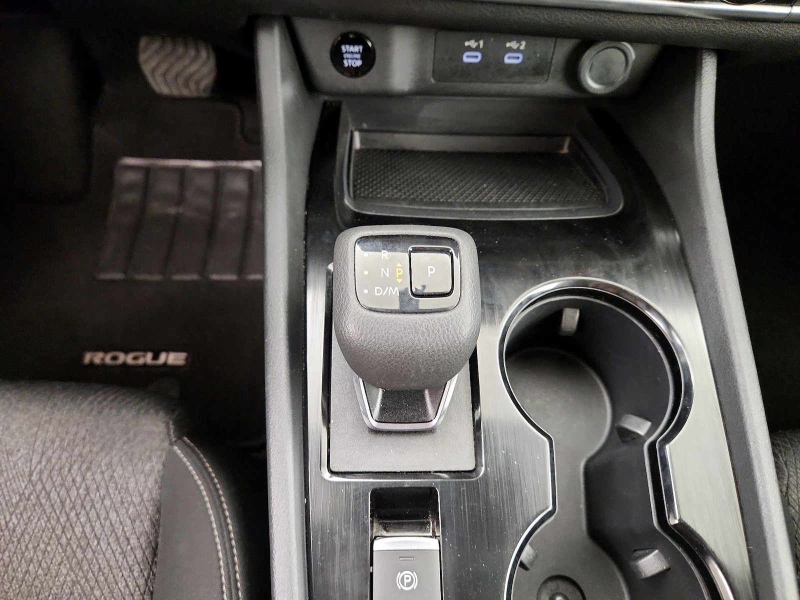 2025 Nissan Rogue SV - Photo 18