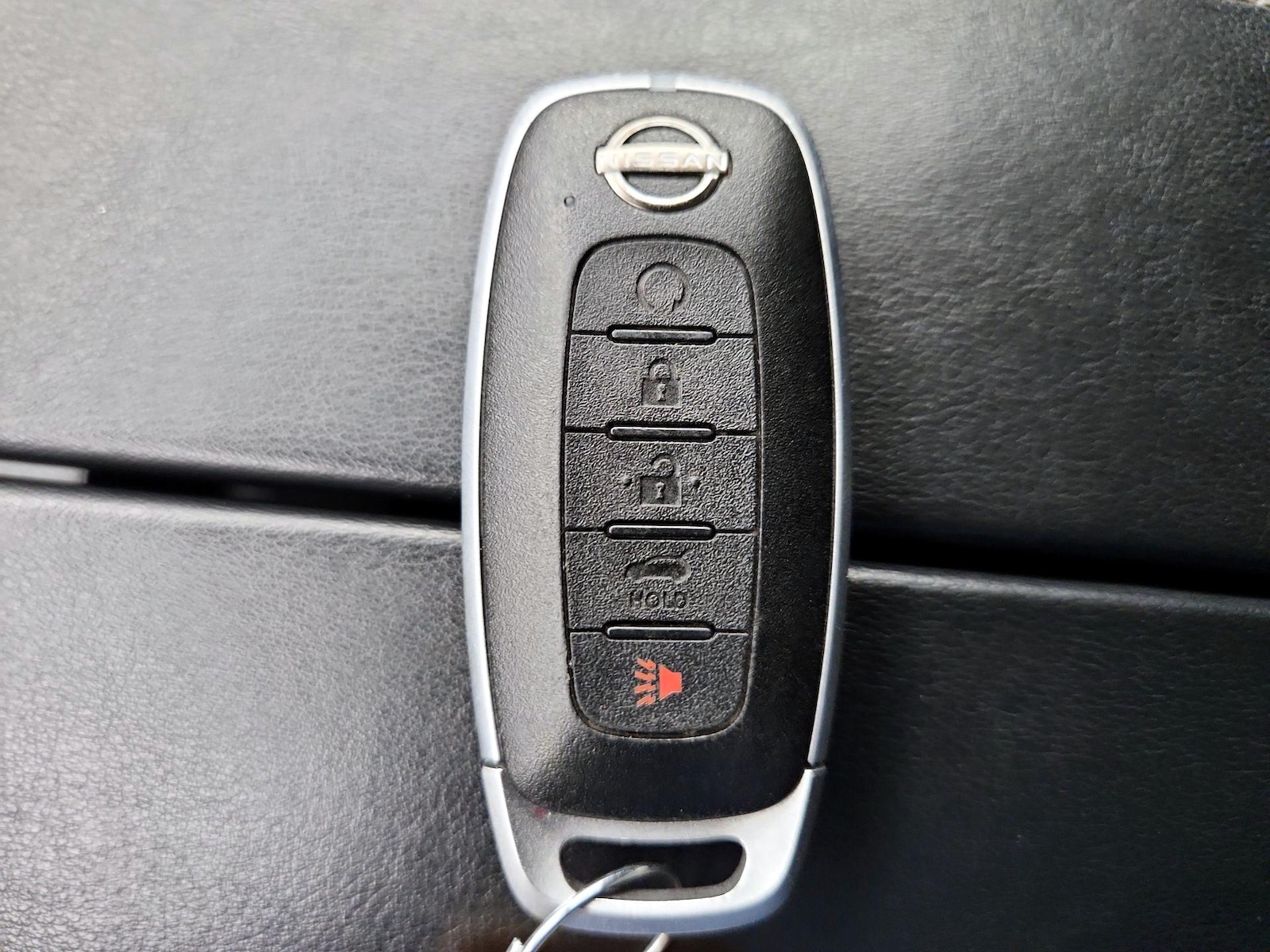 2025 Nissan Rogue SV - Photo 23