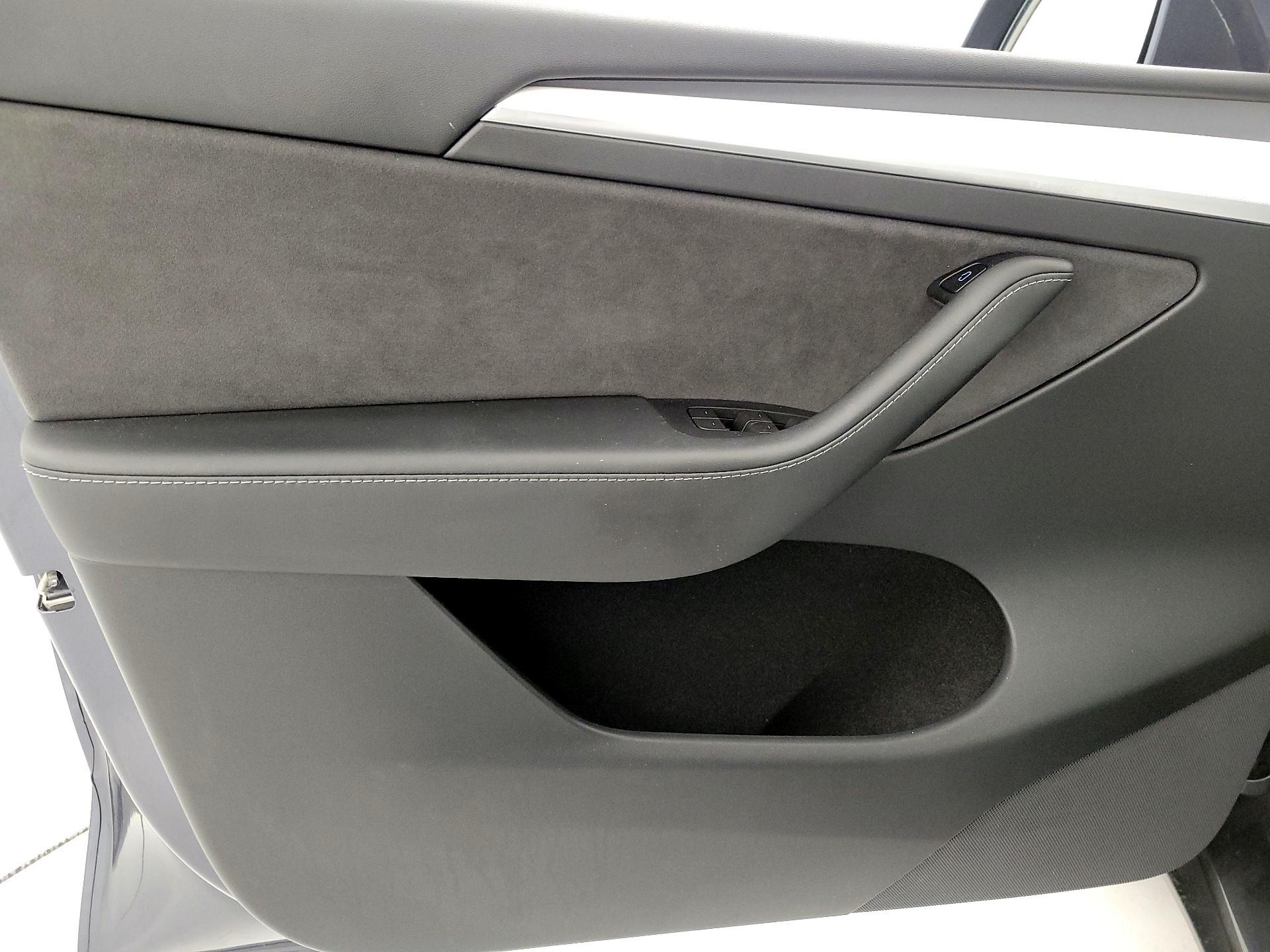 Thumbnail: 2022 Tesla Model Y - 12