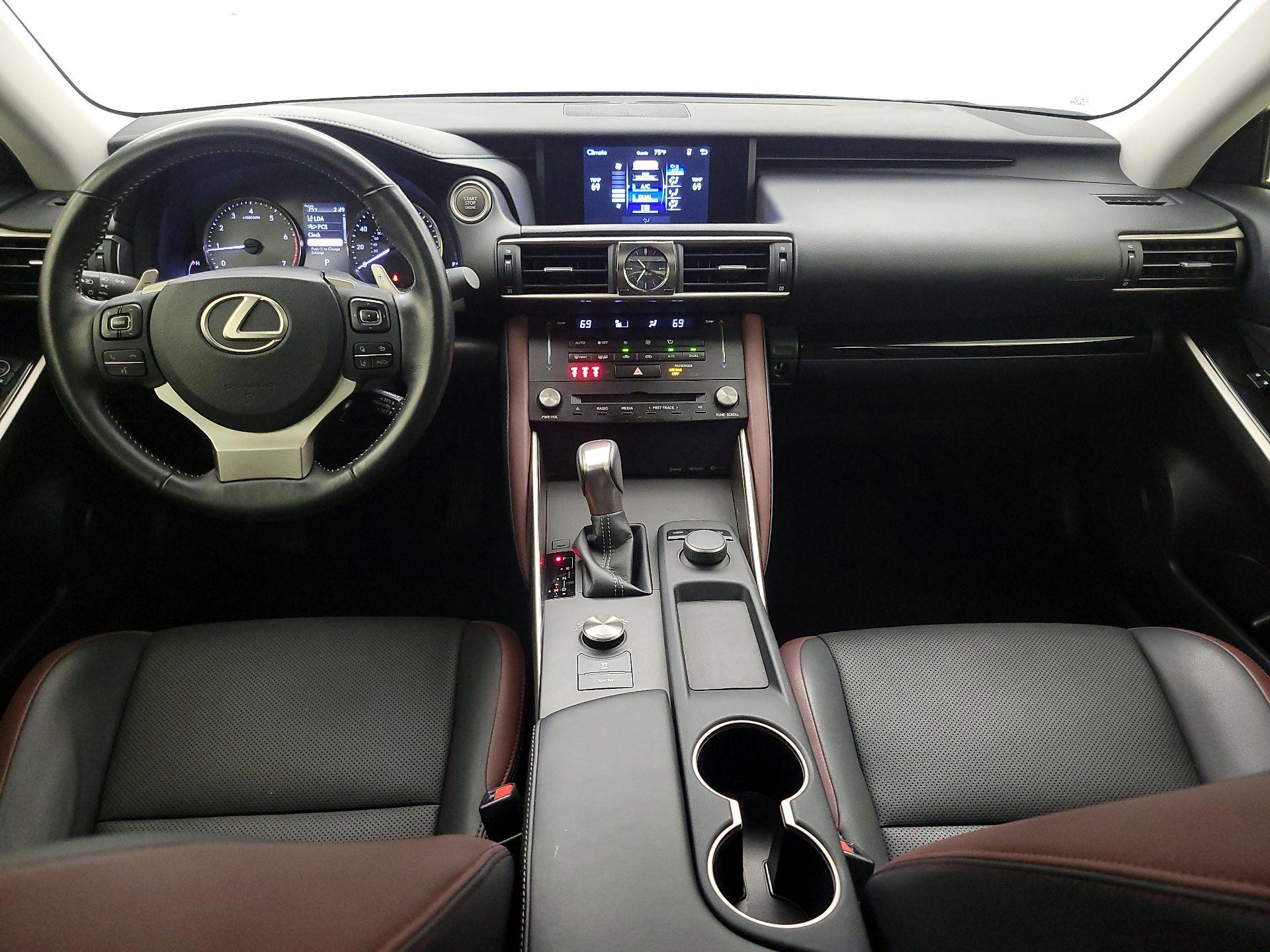 Thumbnail: 2018 Lexus IS - 9