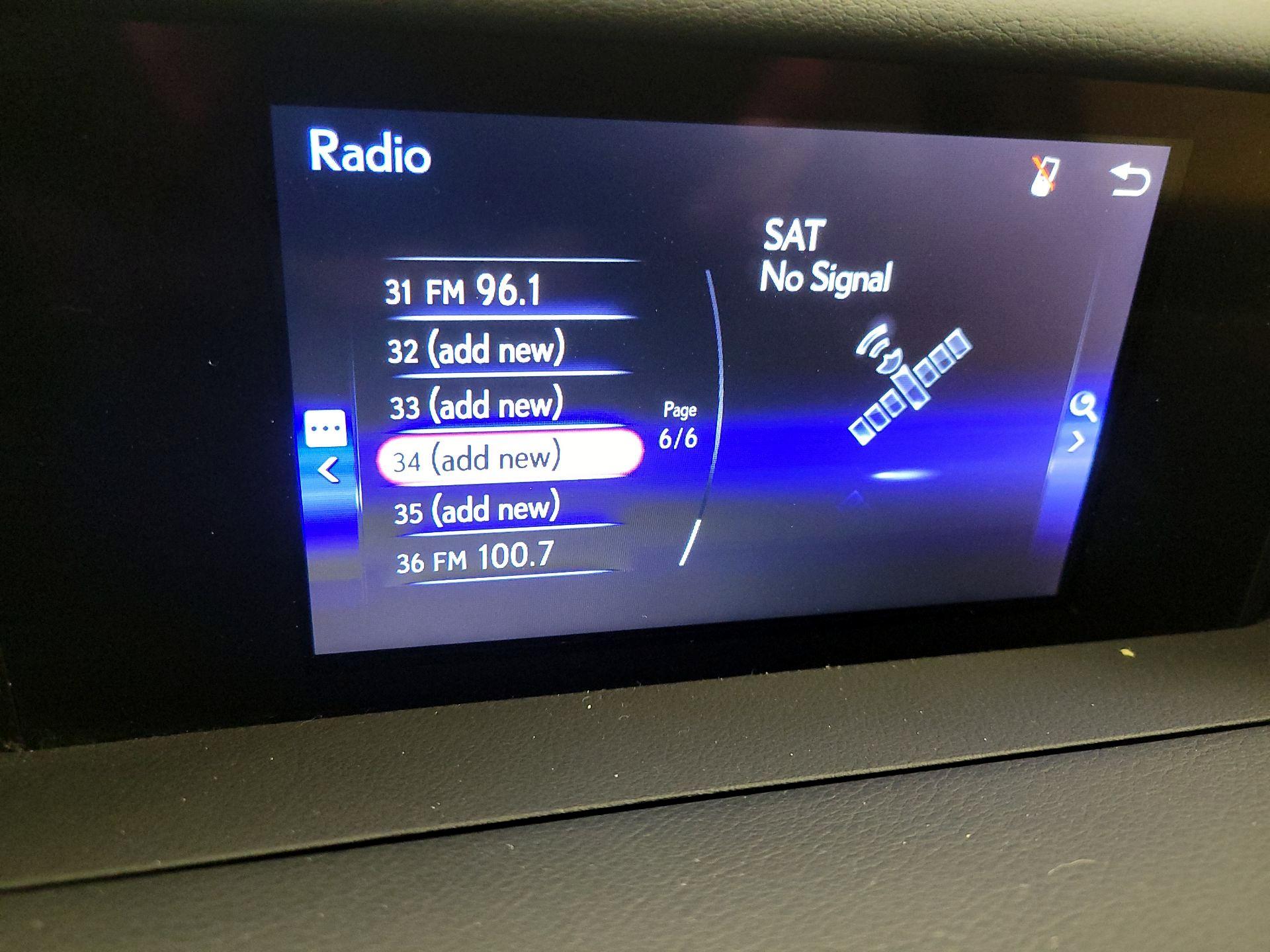 Thumbnail: 2018 Lexus IS - 15