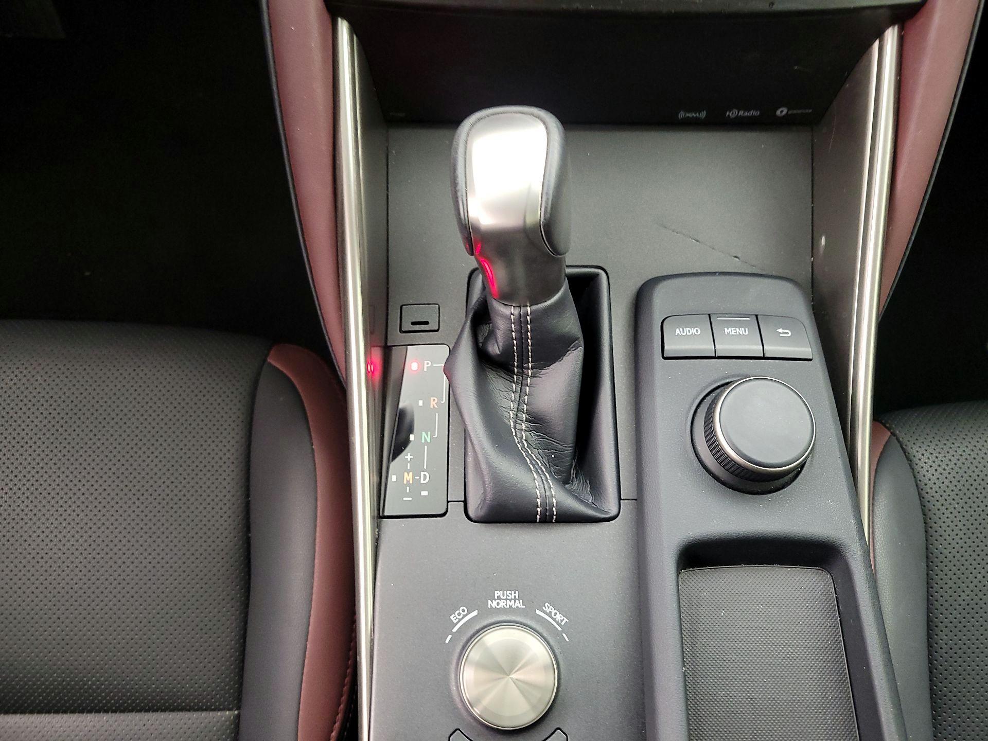 Thumbnail: 2018 Lexus IS - 17