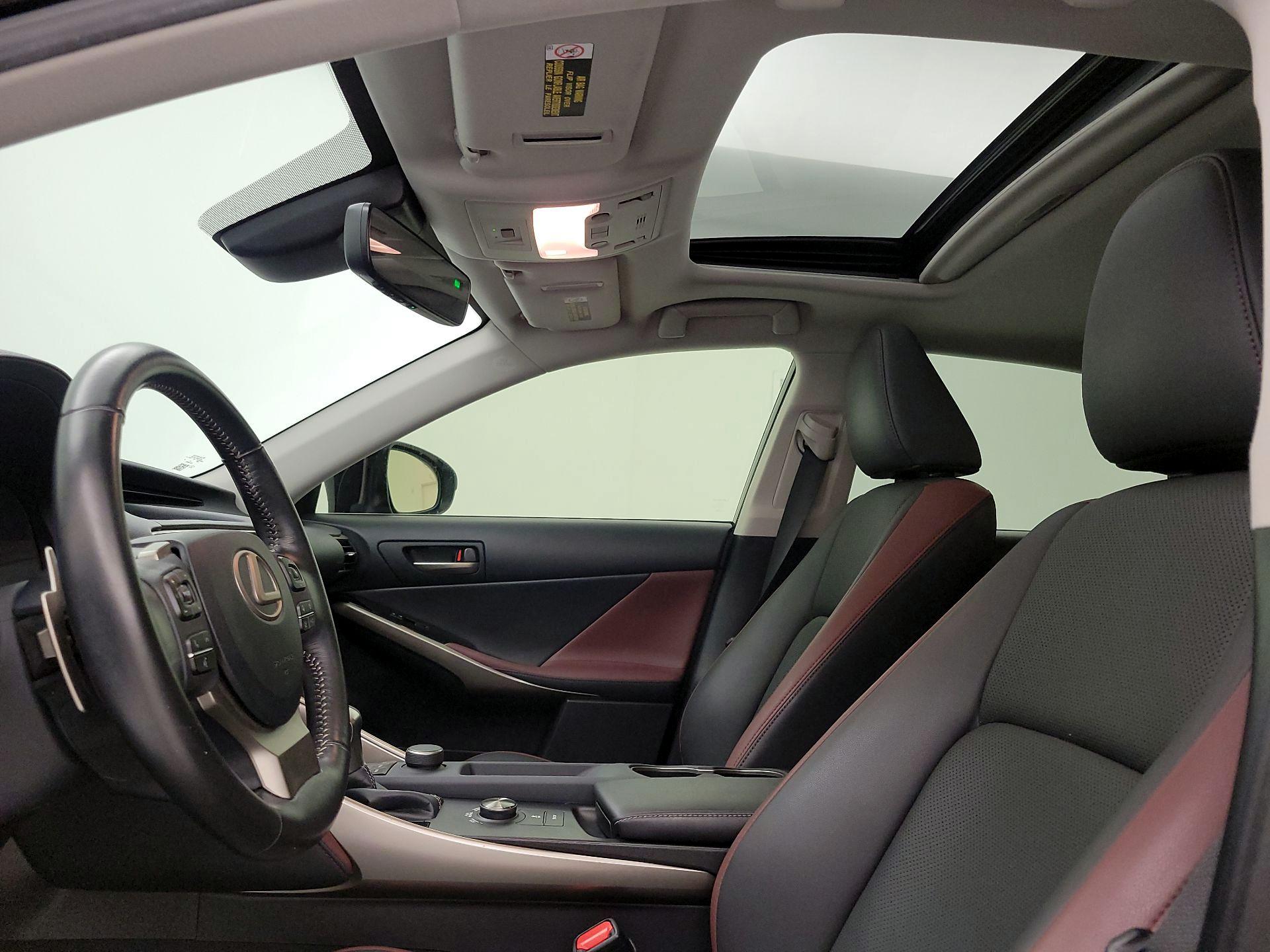 Thumbnail: 2018 Lexus IS - 19