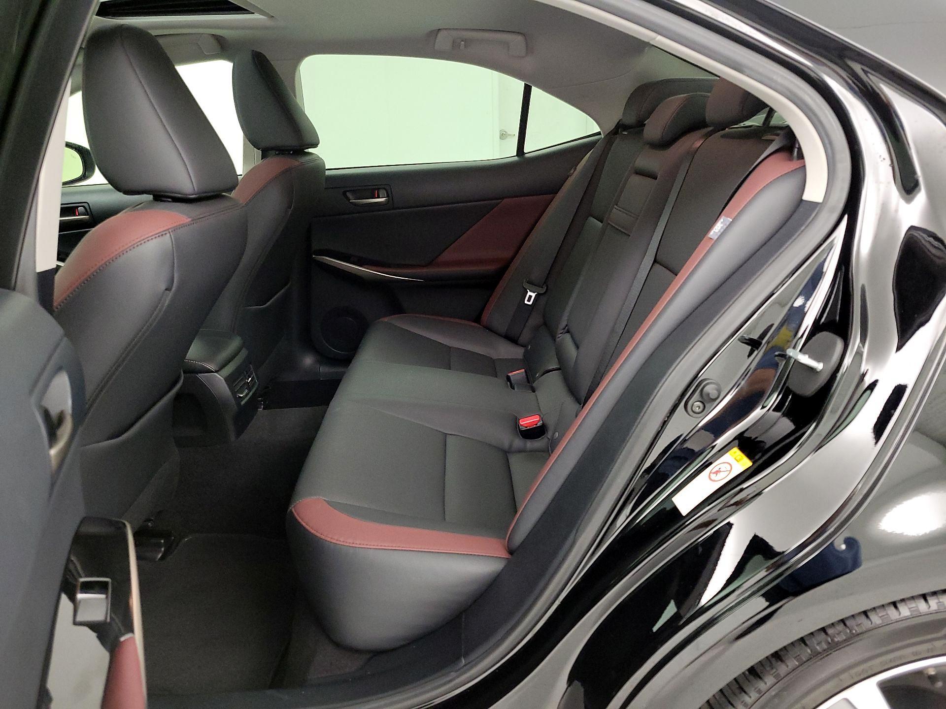 Thumbnail: 2018 Lexus IS - 20