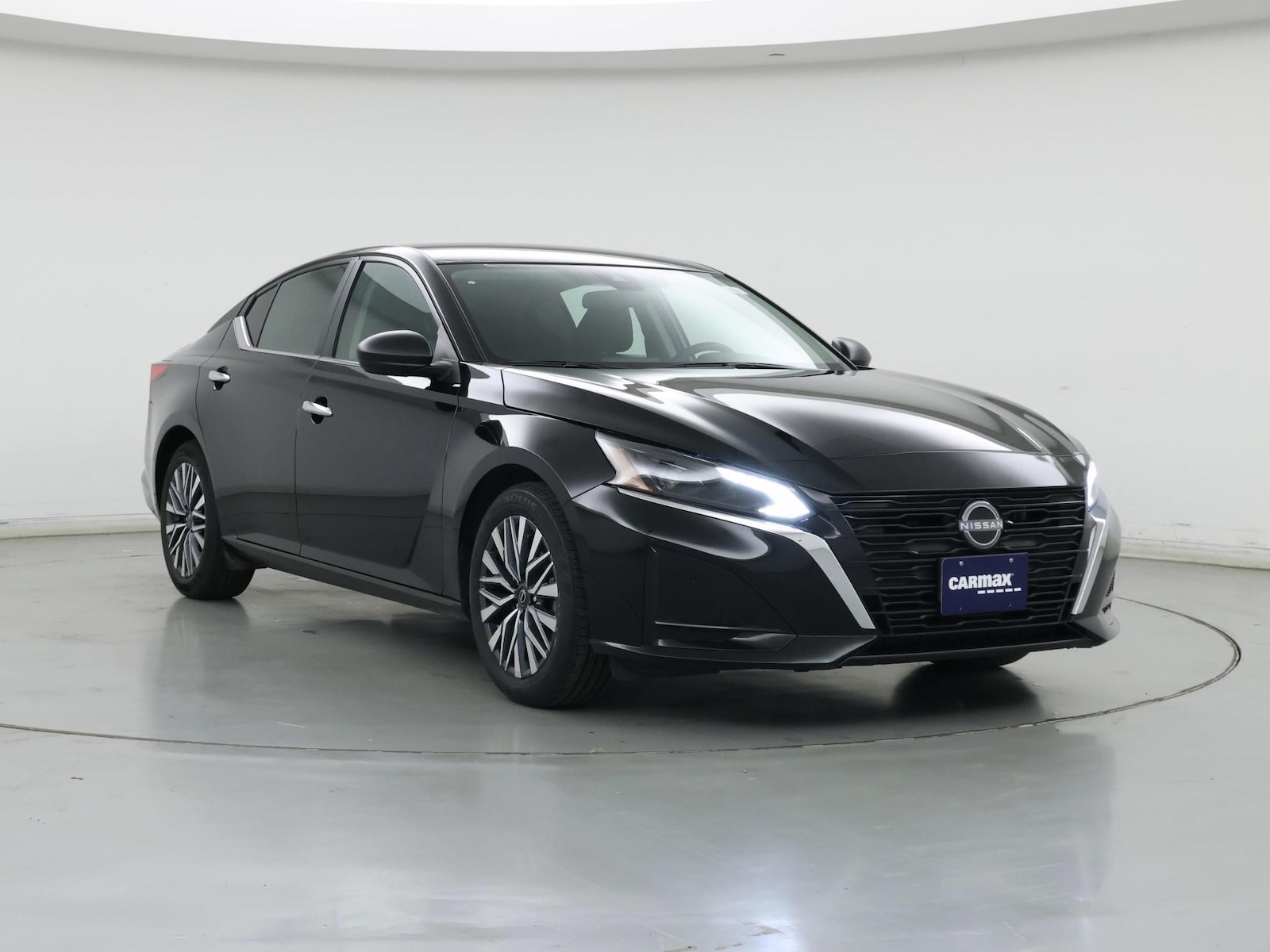 2025 Nissan Altima SV - Photo 2