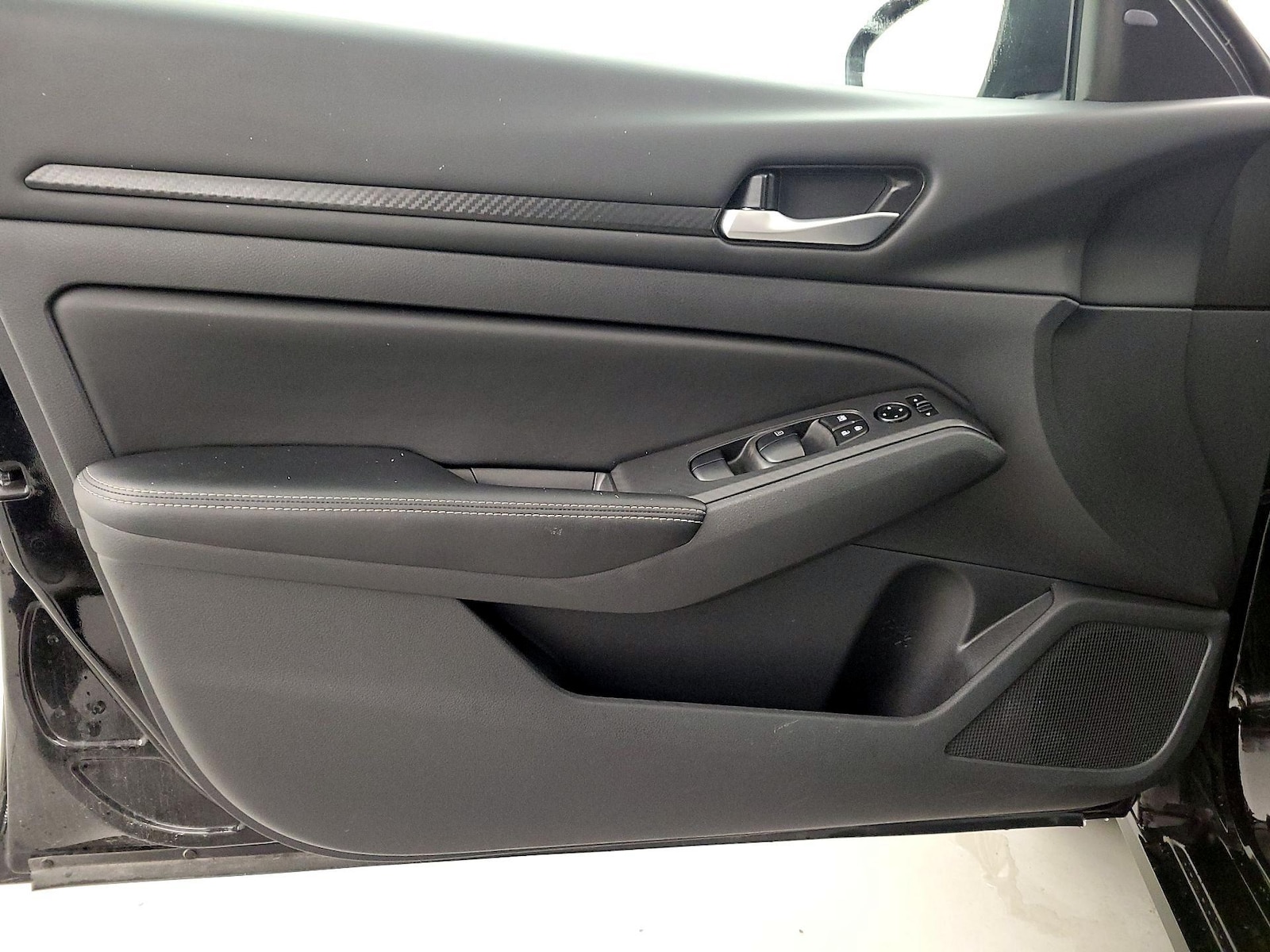2025 Nissan Altima SV - Photo 13