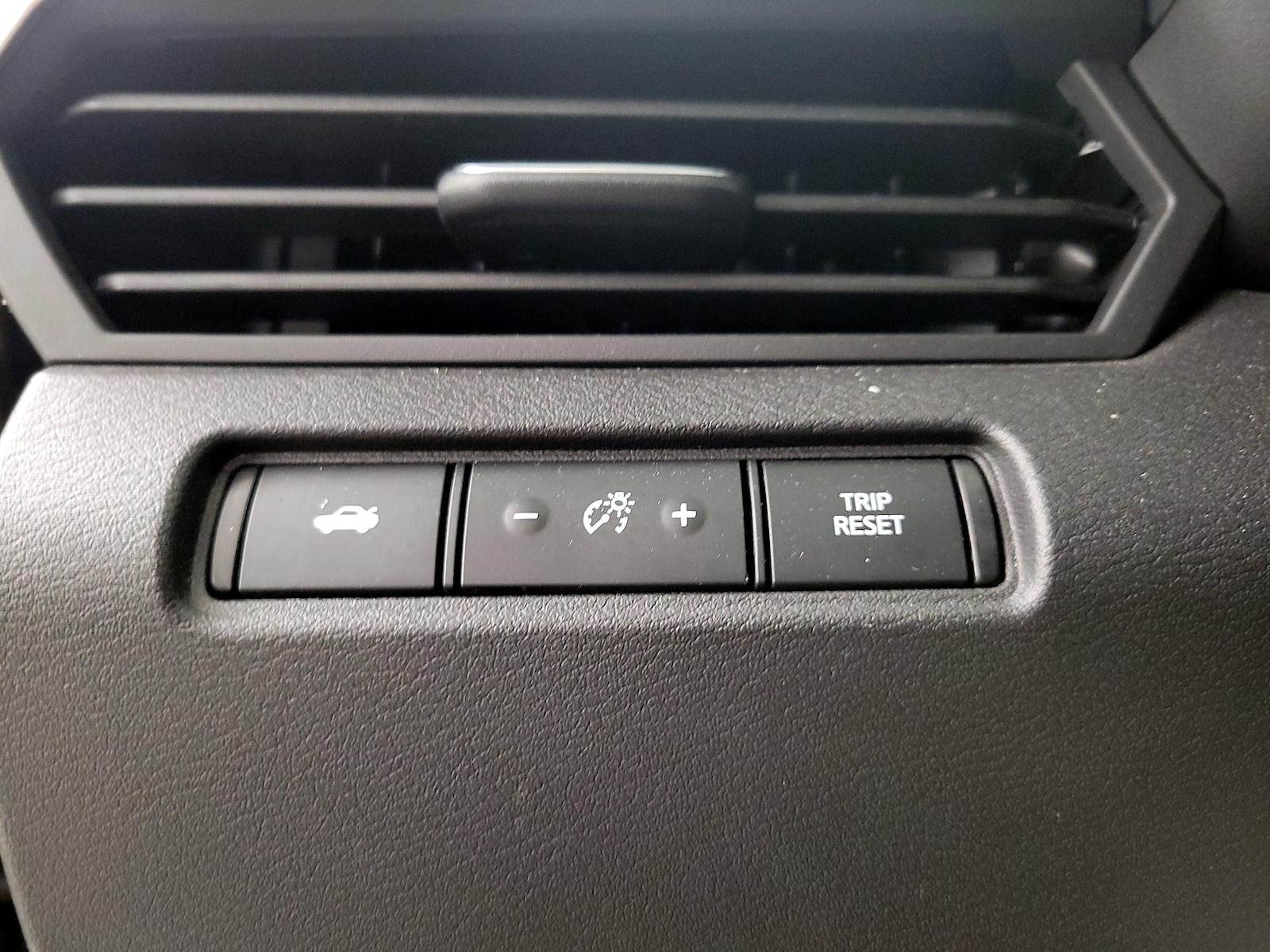 2025 Nissan Altima SV - Photo 14
