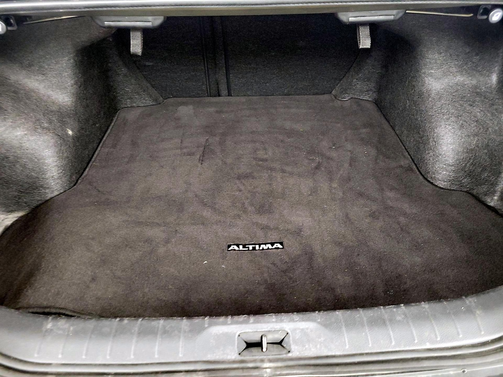 2025 Nissan Altima SV - Photo 21