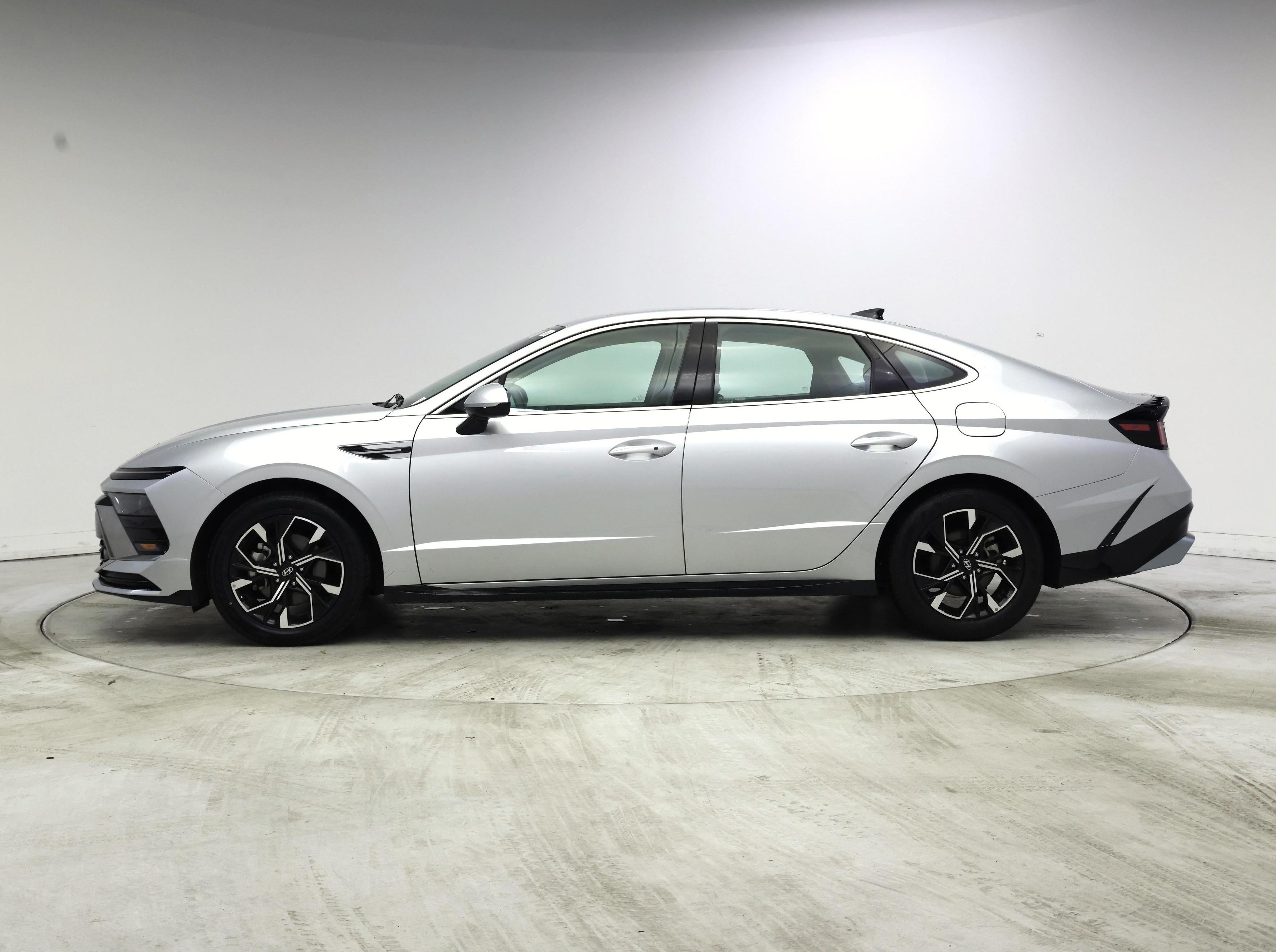 Thumbnail: 2025 Hyundai Sonata - 3