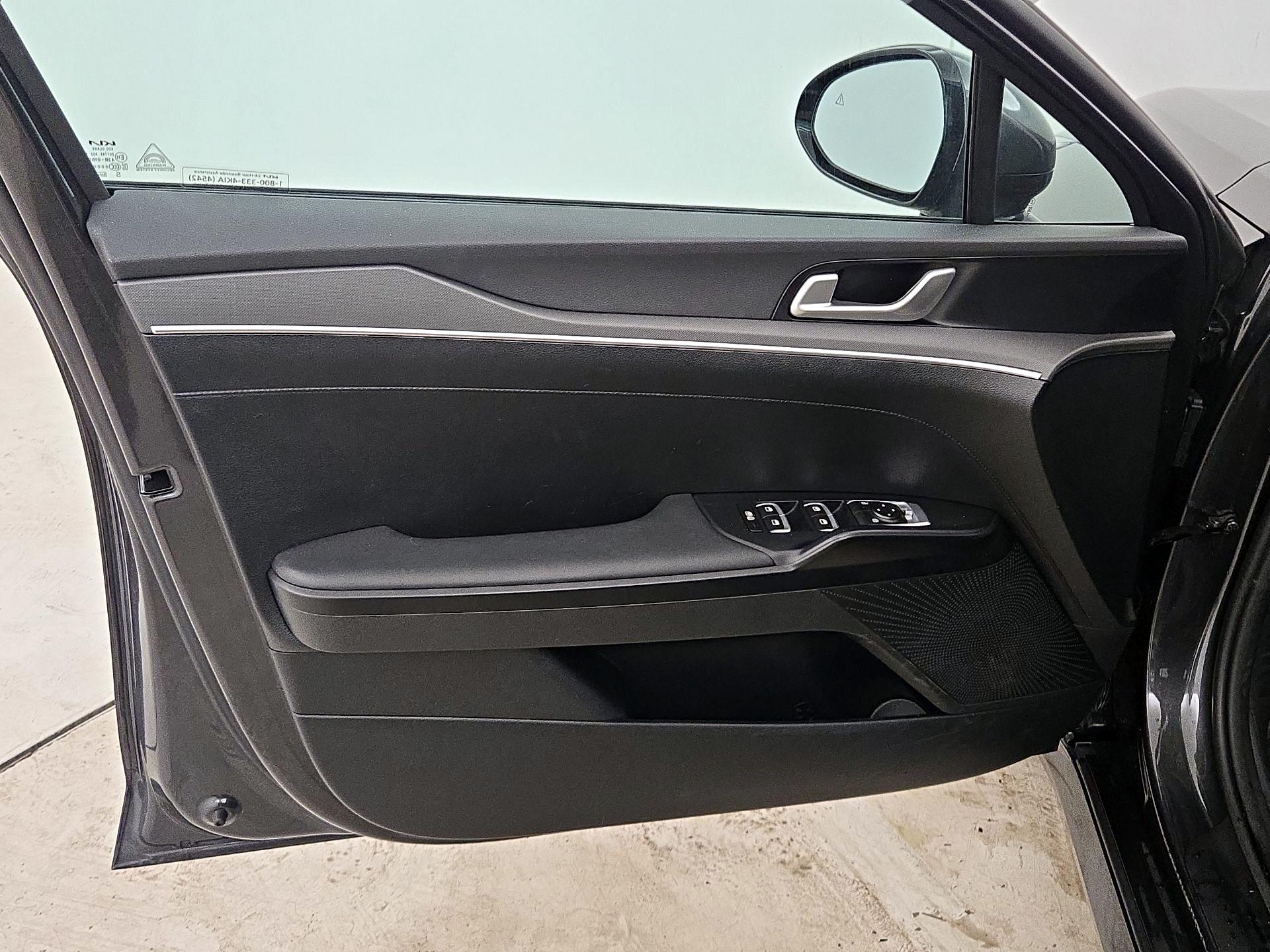 Thumbnail: 2025 Kia K5 - 12