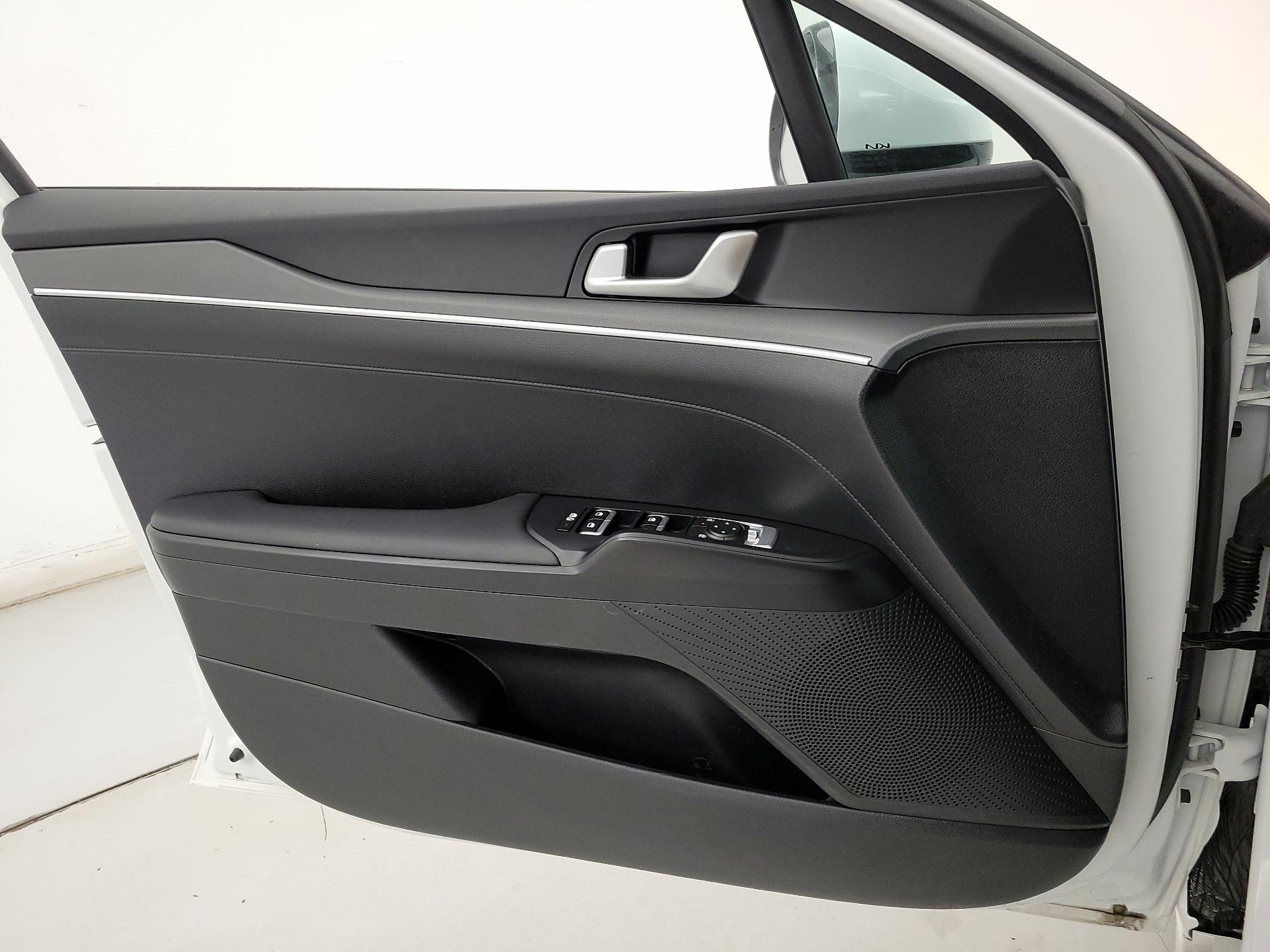 Thumbnail: 2025 Kia K5 - 12