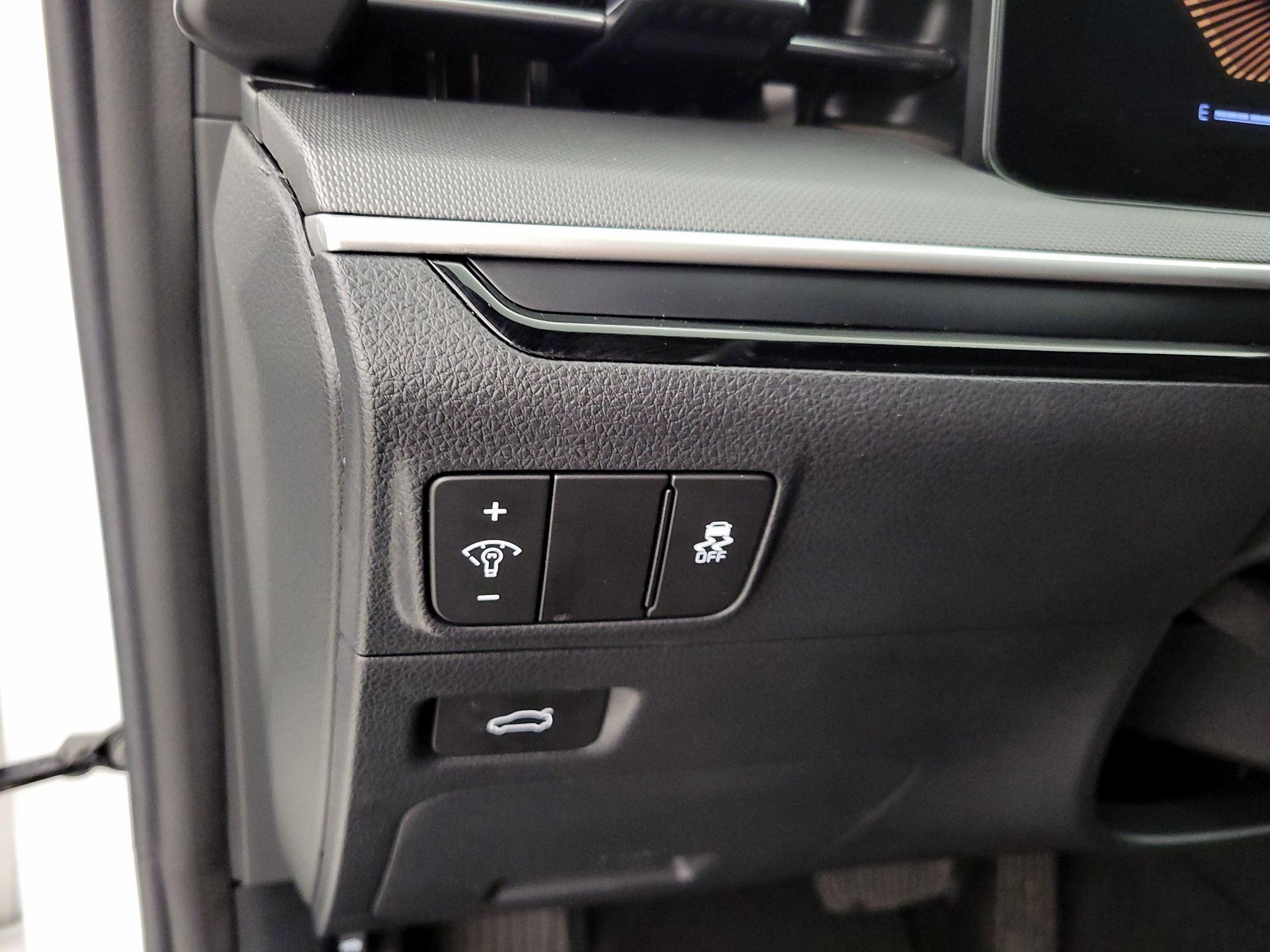 Thumbnail: 2025 Kia K5 - 13