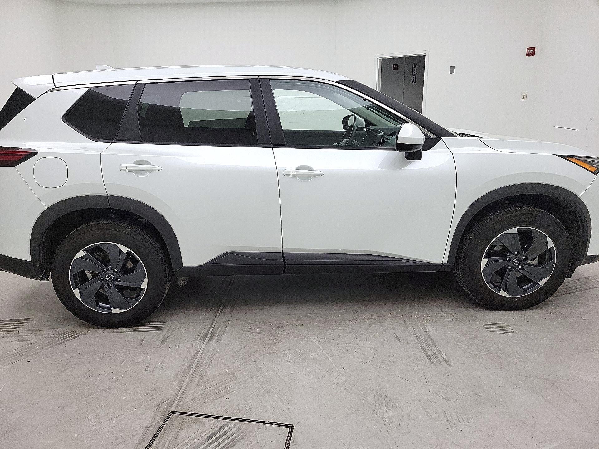 Thumbnail: 2025 Nissan Rogue - 4