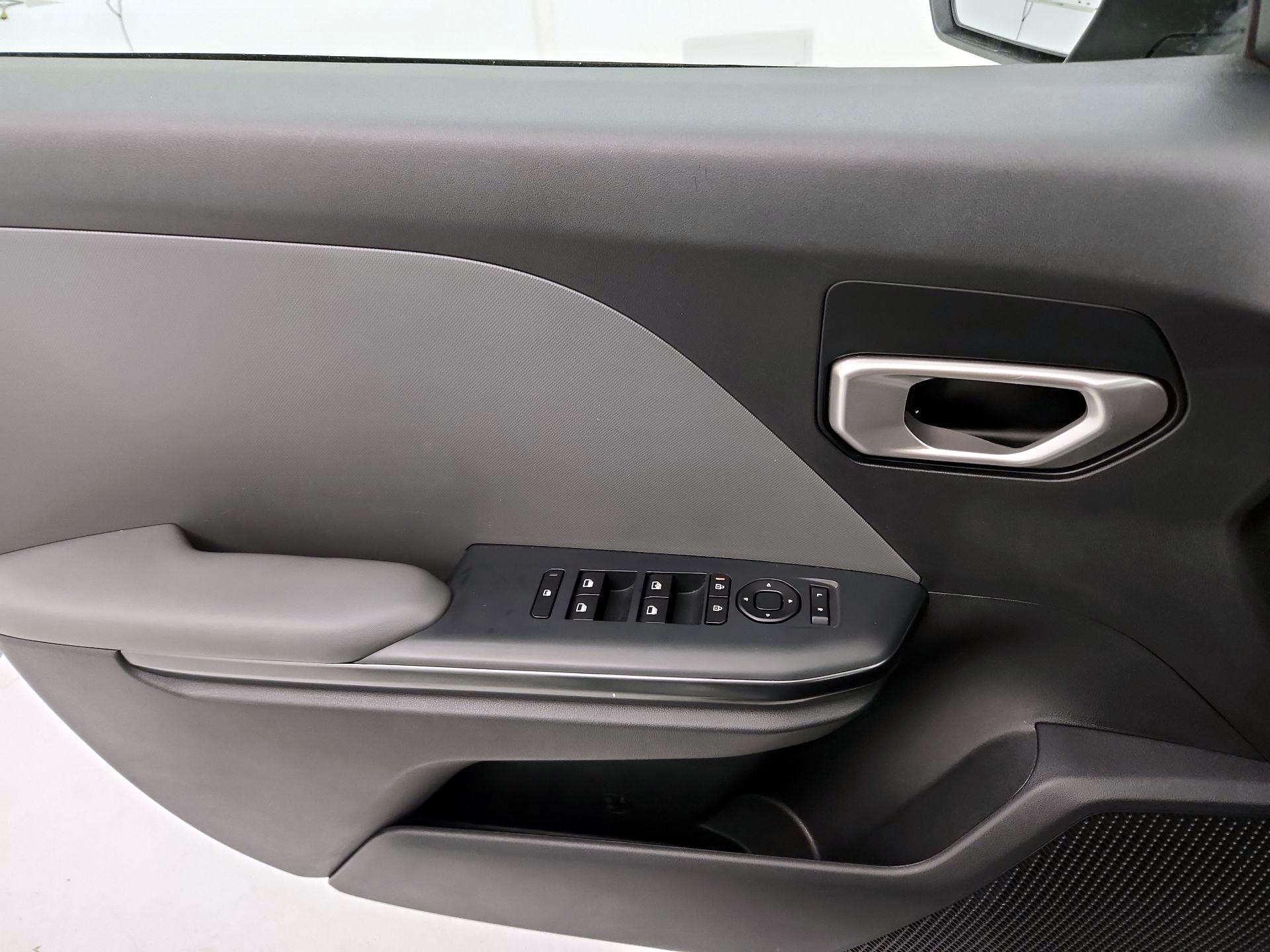 Thumbnail: 2025 Kia K4 - 12