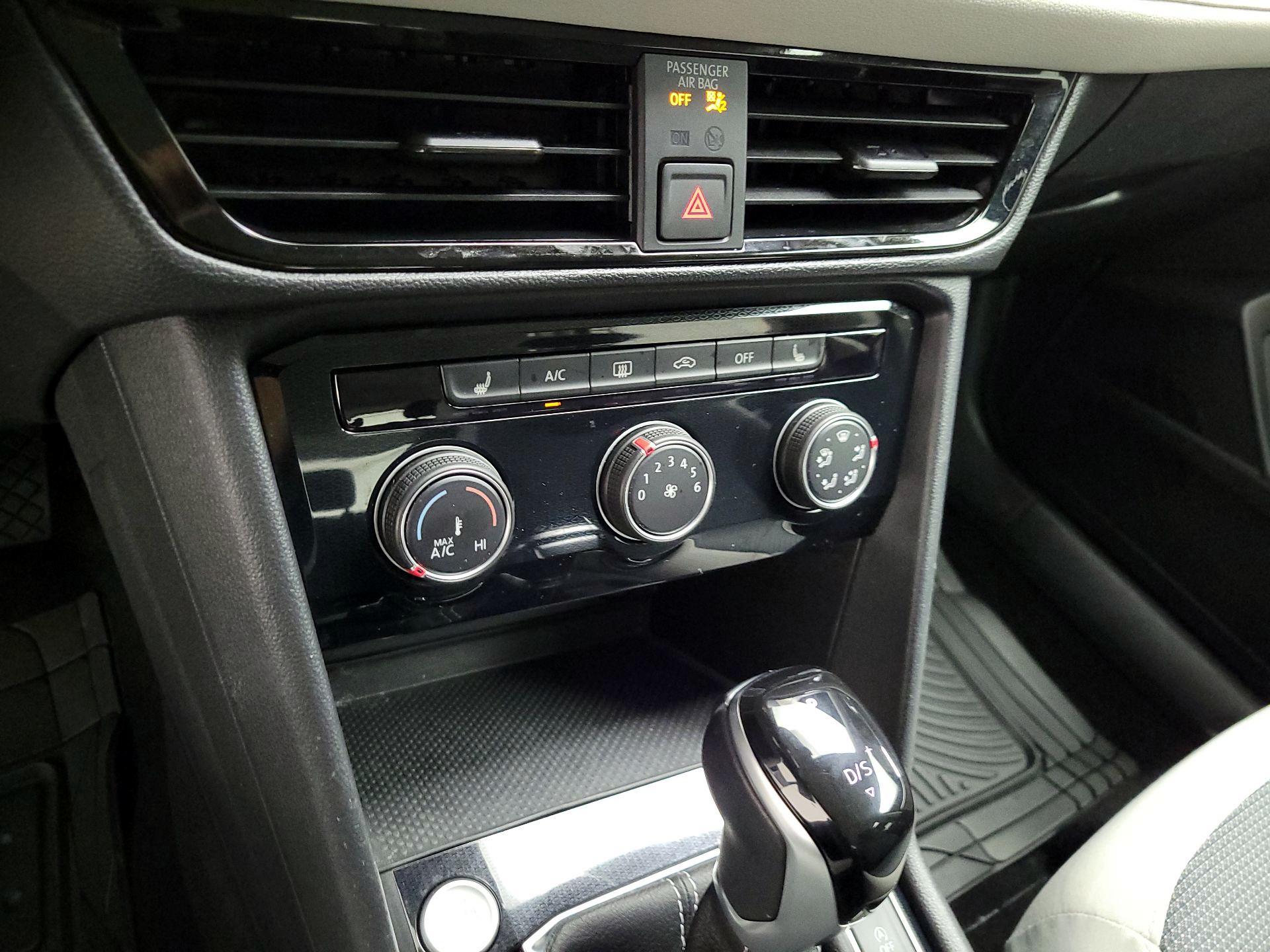 Thumbnail: 2025 Volkswagen Taos - 16