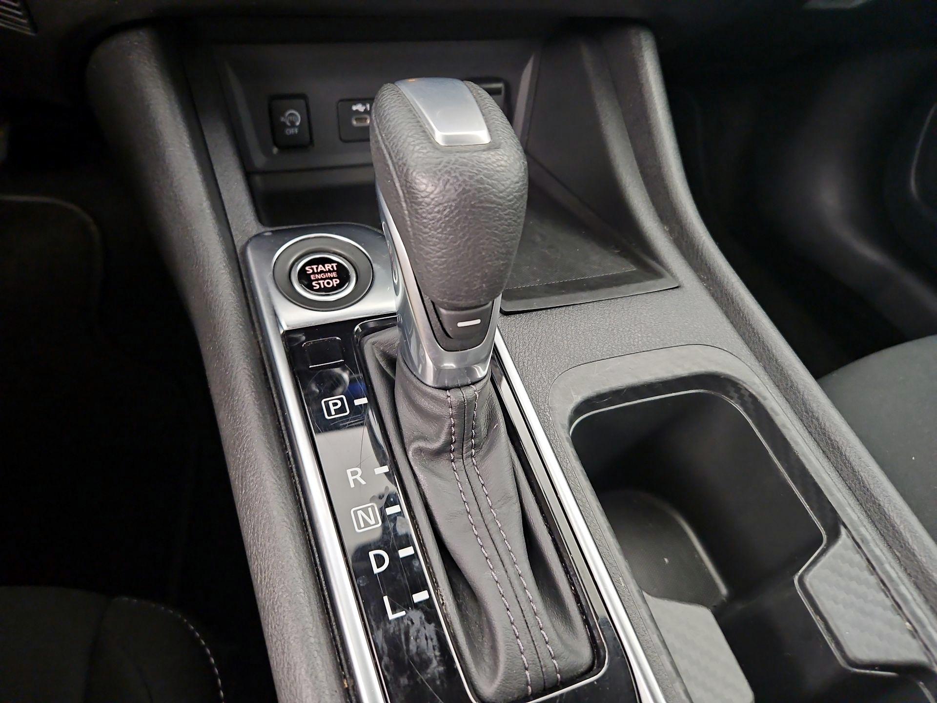 Thumbnail: 2025 Nissan Sentra - 17