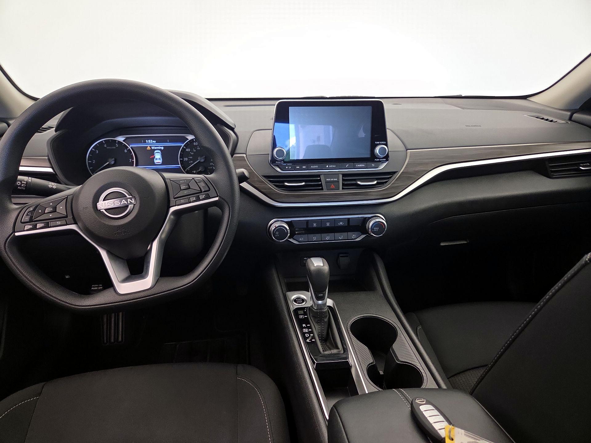 Thumbnail: 2025 Nissan Altima - 9