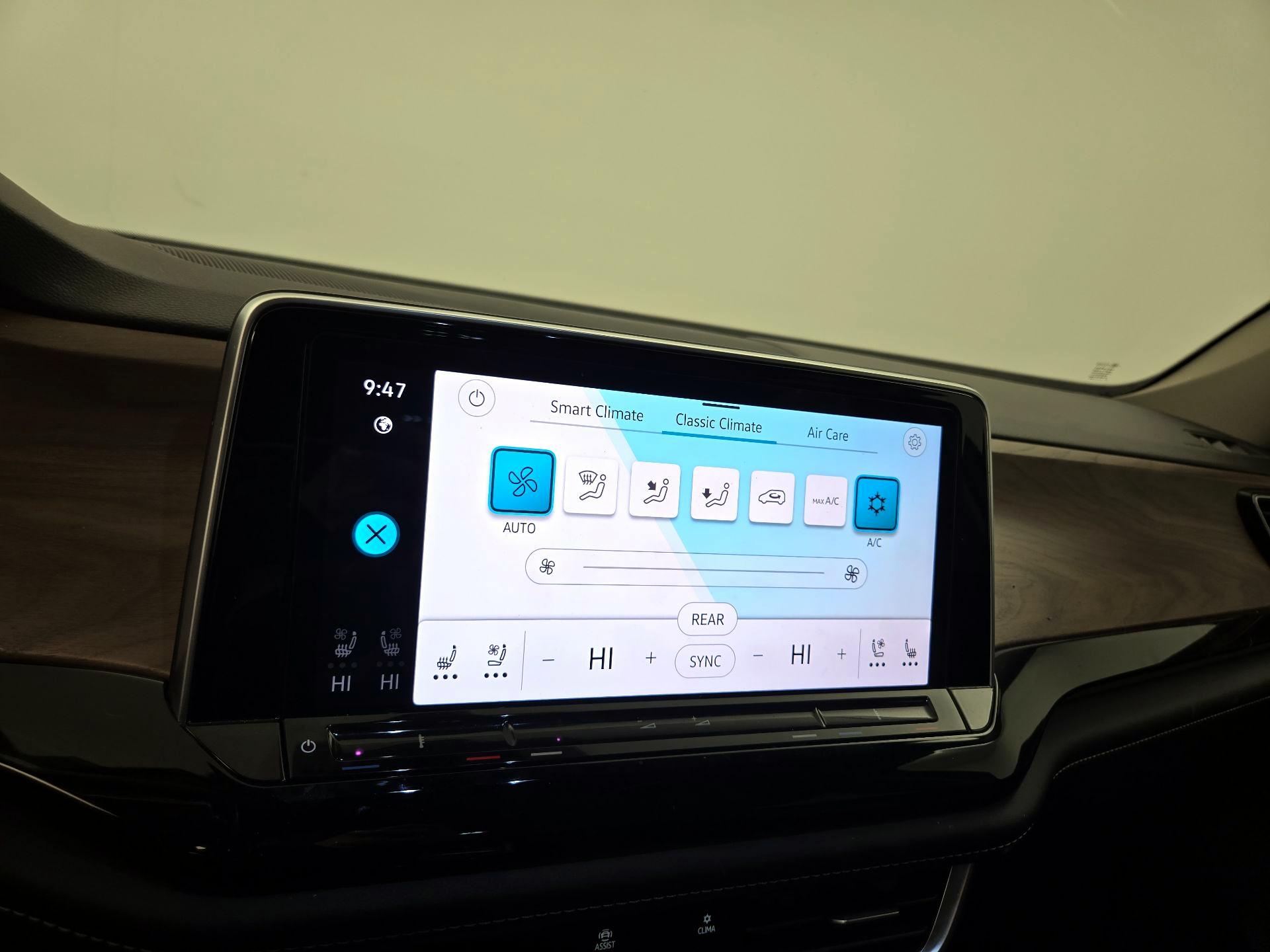 Thumbnail: 2024 Volkswagen Atlas - 16