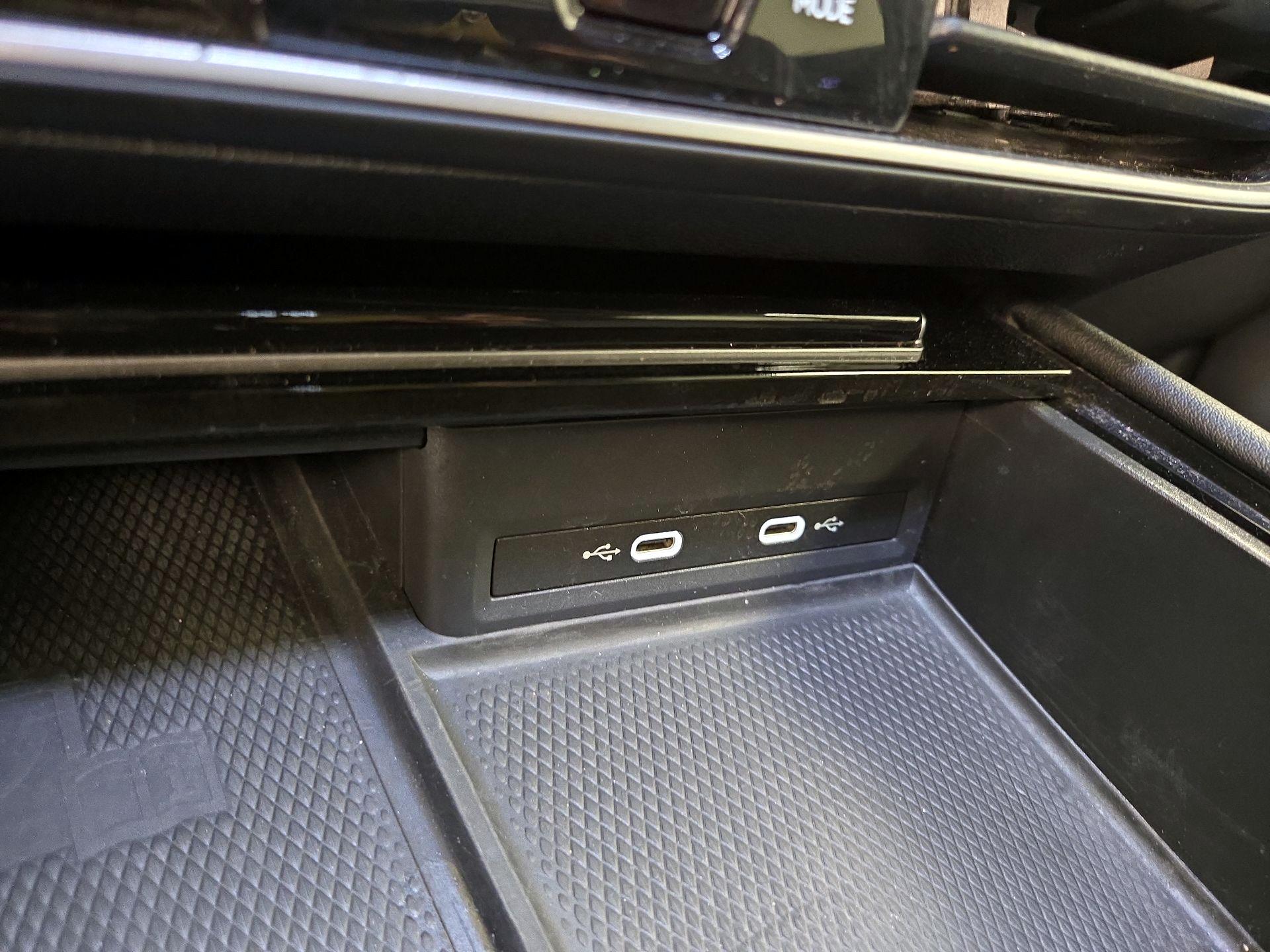 Thumbnail: 2024 Volkswagen Atlas - 18