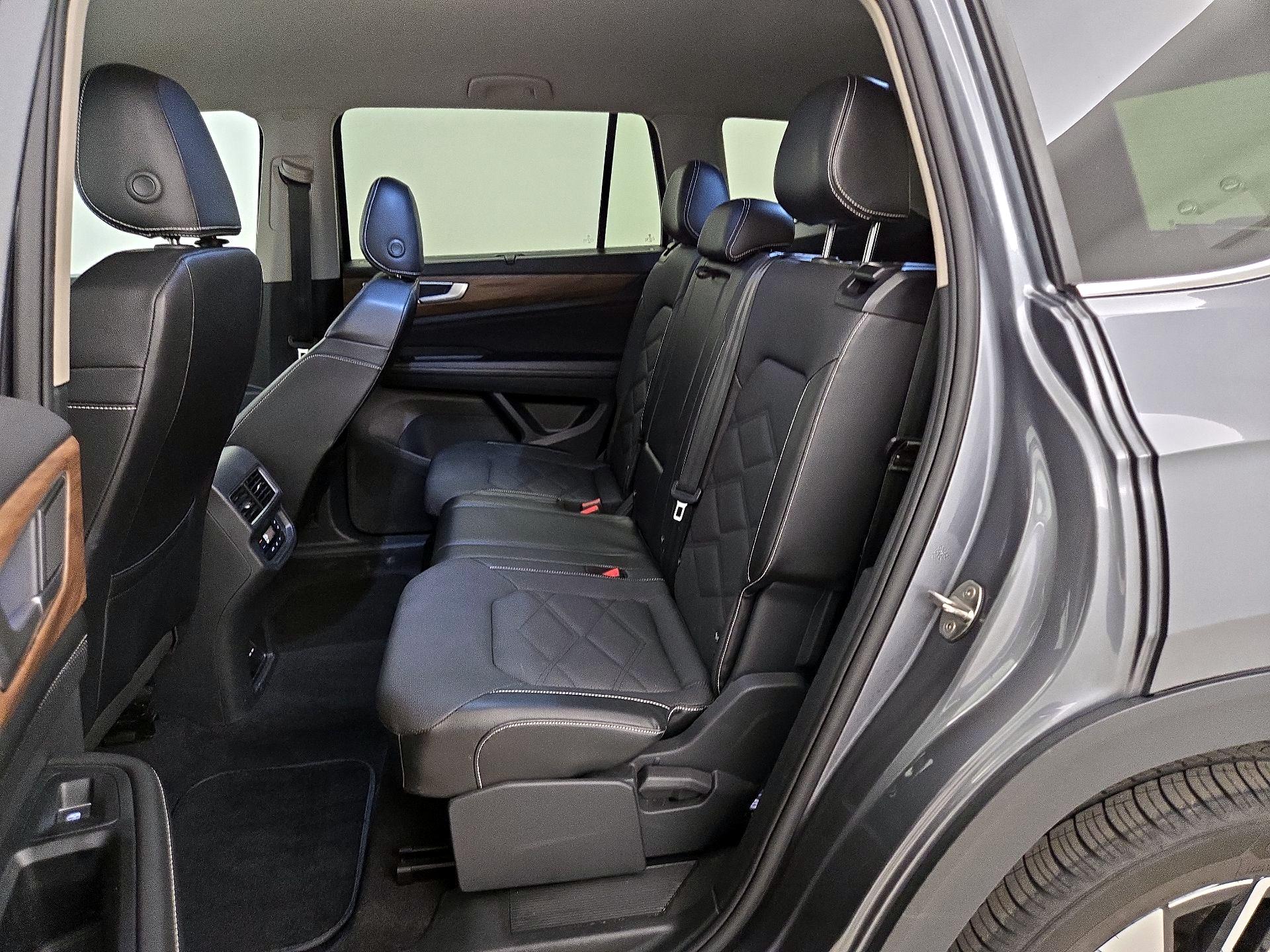 Thumbnail: 2024 Volkswagen Atlas - 19