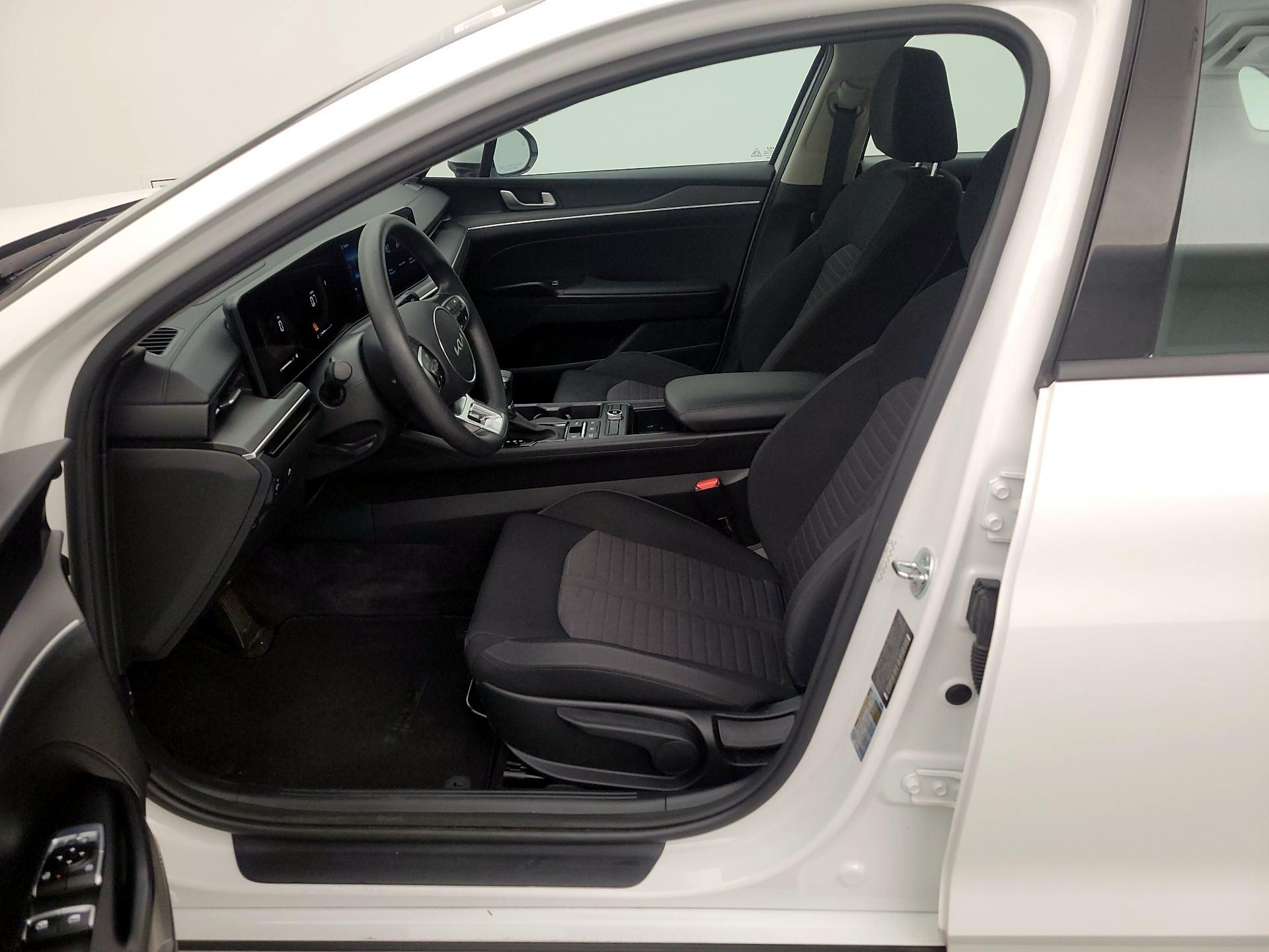 Thumbnail: 2025 Kia K5 - 11